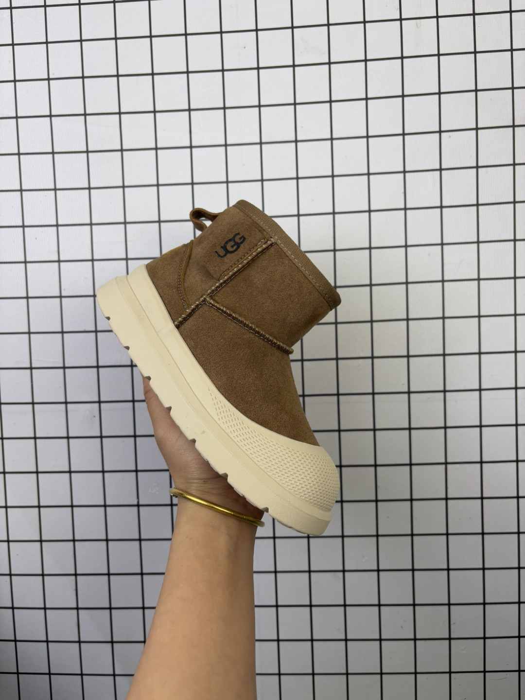 童鞋:UGG保暖防水耐磨增高防滑包裏性 百搭舒适厚底棉鞋 雪地靴! 编码新Y