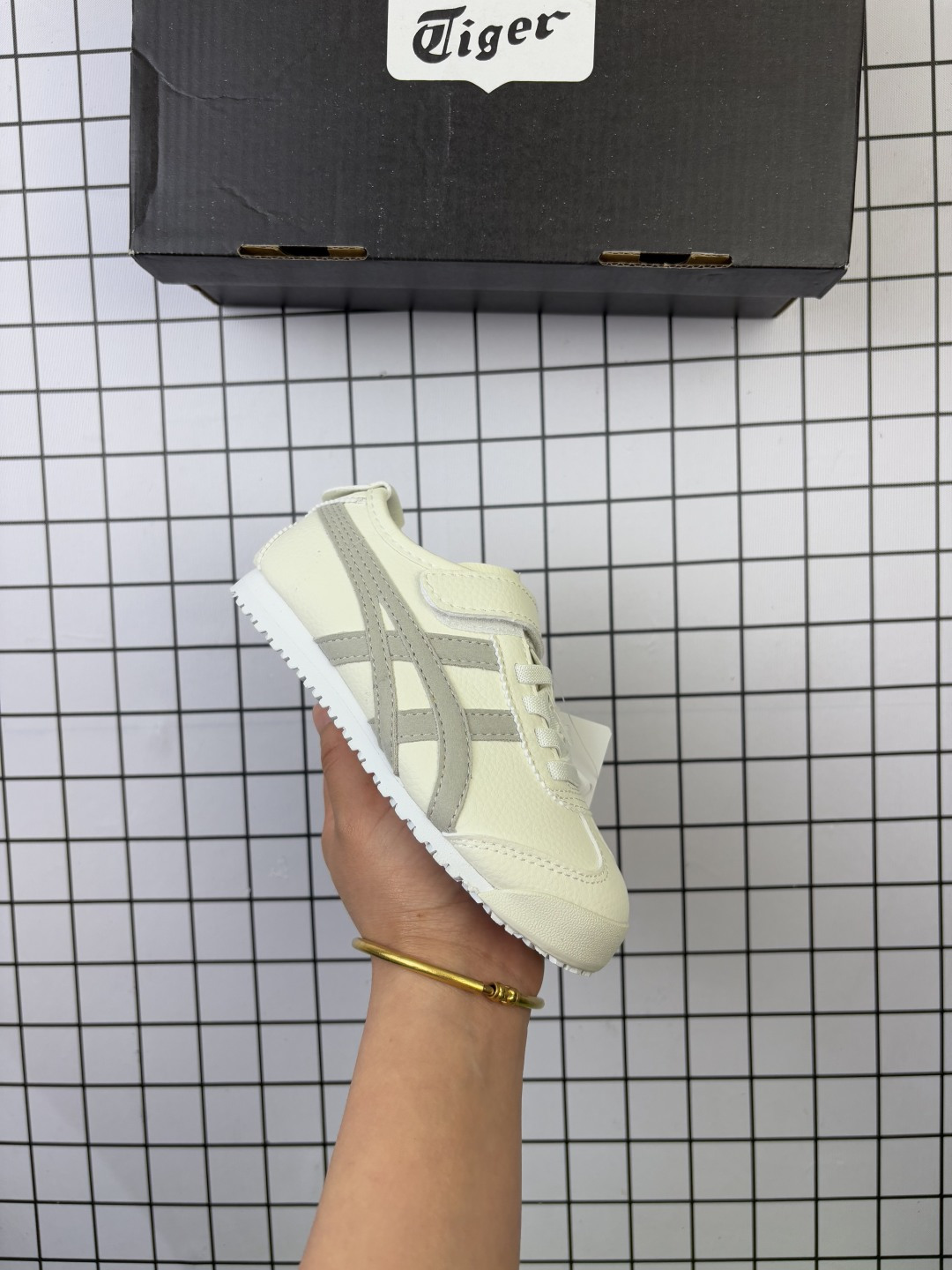 🈴💰90
Asics/亚瑟士 童鞋❗️日产经典老牌-鬼塚虎/Onitsuka Tiger Mexico ®复古经典百搭休闲跑鞋 C4D4L
码数:24 25 26 27 28 29 30 31 32 33 34 35 36 37
编码757