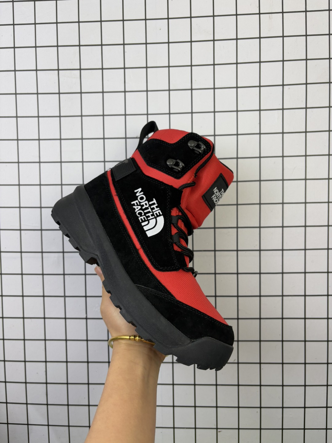 💰170
【新品🔥公司级】北面（The North Face）男女式防水徒步鞋轻便舒适防滑高帮登山鞋 Smoky Brown × Smoky Brow  北面高帮运动鞋雪松梅萨高帮系带户外徒步鞋冬季男女同款

尺码:  37-47
编码: 698