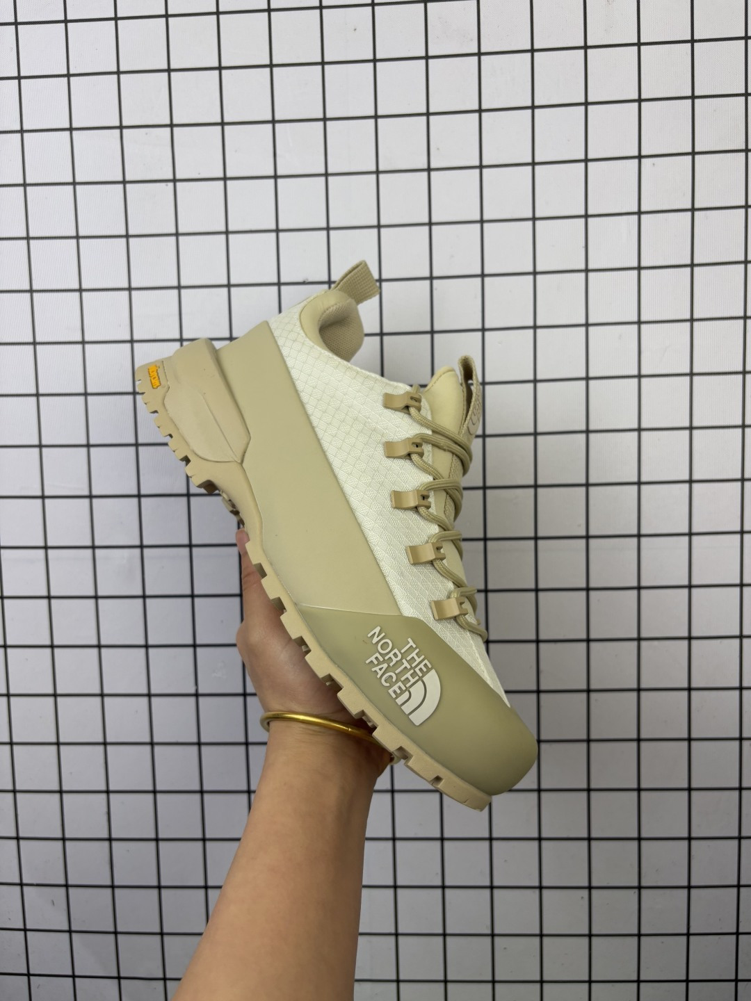 💰170
公司级✅北面THE NORTH FACE GLENCLYFFE LOW 舒适耐用防滑支撑 低帮 休闲跑步鞋
鞋底采用Vibram黄金大底 
专门为鞋底设计的橡胶以出色的耐磨性 
货号:NF0A817B 6S4-055
尺码:37.5 38 38.5 39 40 40.5 41 42 42.5 43 44 45 46
编码698