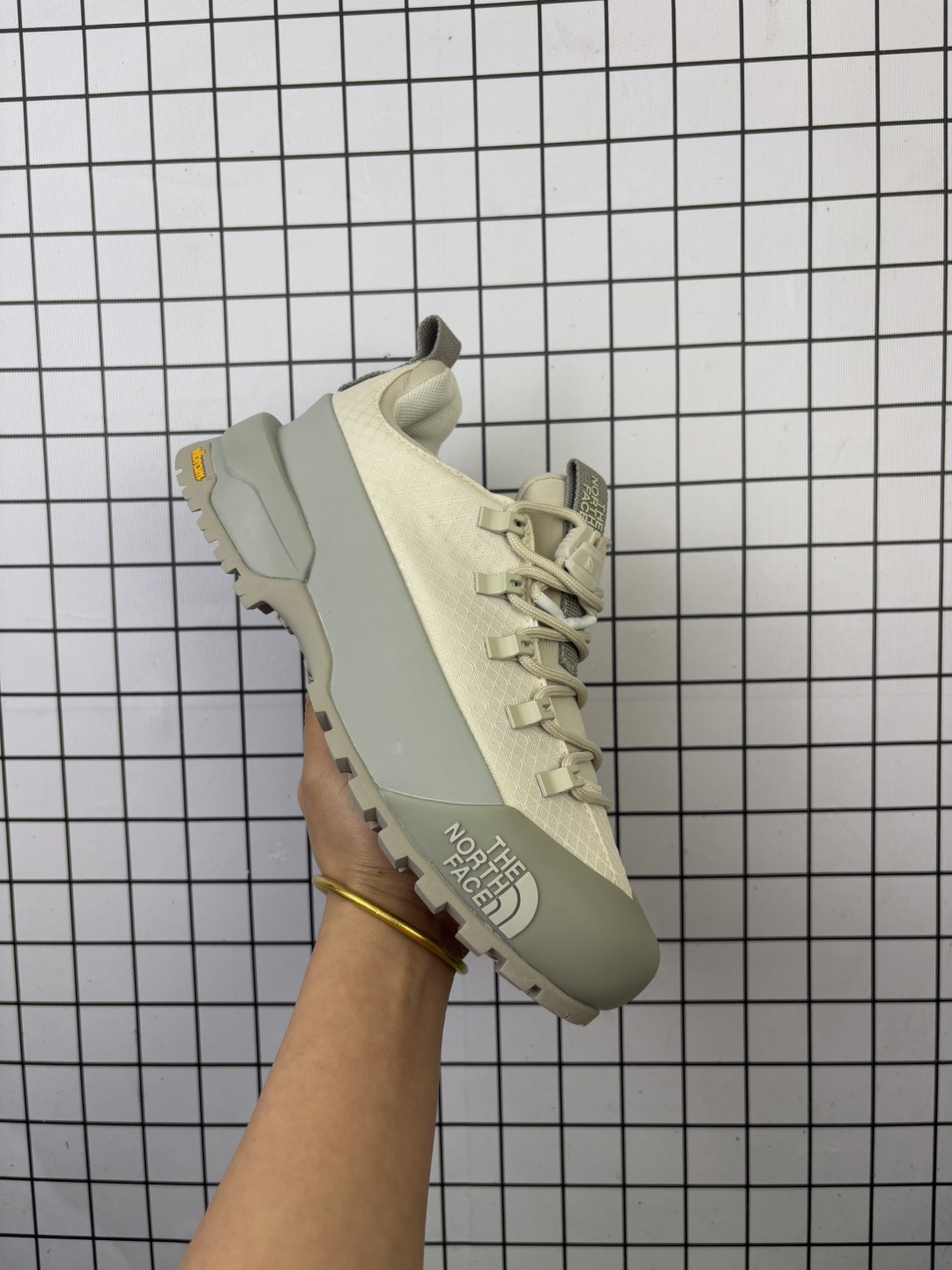 💰170
公司级✅北面THE NORTH FACE GLENCLYFFE LOW 舒适耐用防滑支撑 低帮 休闲跑步鞋
鞋底采用Vibram黄金大底
专门为鞋底设计的橡胶以出色的耐磨性
货号:NF0A817B 6S4-055
尺码:37.5 38 38.5 39 40 40.5 41 42 42.5 43 44 45 46
编码698