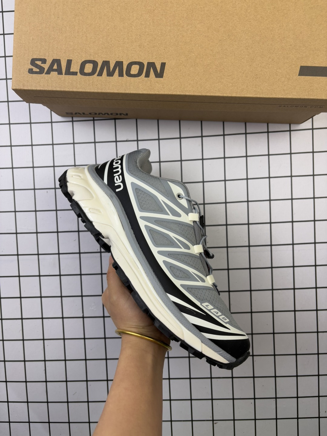 🈴💰130
Salomon/萨洛蒙 升级原楦开发版型，采用耐磨防护透气网布鞋面材质，欧索莱环保去臭环型组合鞋垫，中底EnergyCell缓震物料组合ACS技术外底❗️具层次感的复古风格,法国户外品牌-萨洛蒙/Salomon XT-6 ExpanseTriple/Black"XT-6浩瀚系列越野徒步外休闲运动跑步鞋“ 

类型：男鞋
码数：40 41 42 43 44
编码：小X