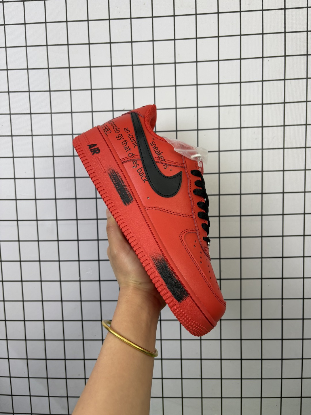 💰120 #特价实拍 
NK Air Force 1 空军一号官方货号FD7039 200
官方同步 原装级别 原楦头原纸板 打造纯正空军版型#专注外贸渠道  全掌内置蜂窝气垫 #原盒配件 原厂中底钢印、拉帮完美
编码金I
36-45