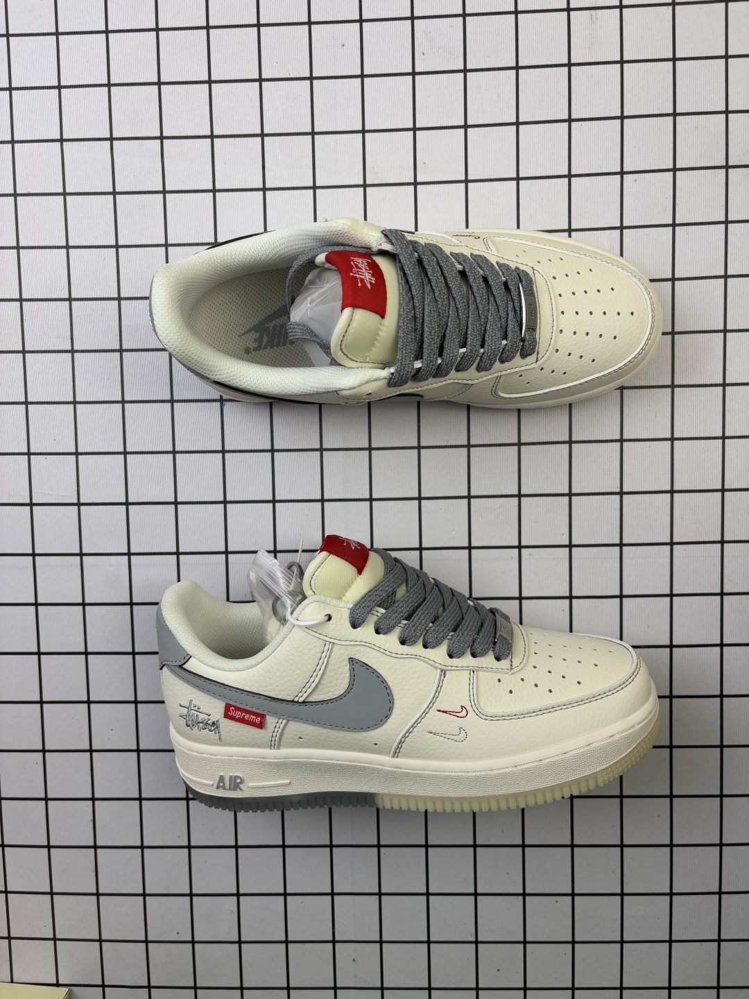 🈴💰150
原楦原纸版开发版型,采用软质荔枝纹牛剖革组合固色猪巴革鞋面材质鞋面,内置全掌Air Sole气垫❗美国元祖街头潮牌-斯图西Stussy x耐克Nike Air Force 1´07 Low"Stussy"空军一号经典低帮百搭休闲运动板鞋 HH7518 043
码数:36 36.5 37.5 38 38.5 39 40 40.5 41 42 42.5 43 44 44.5 45
编码头H