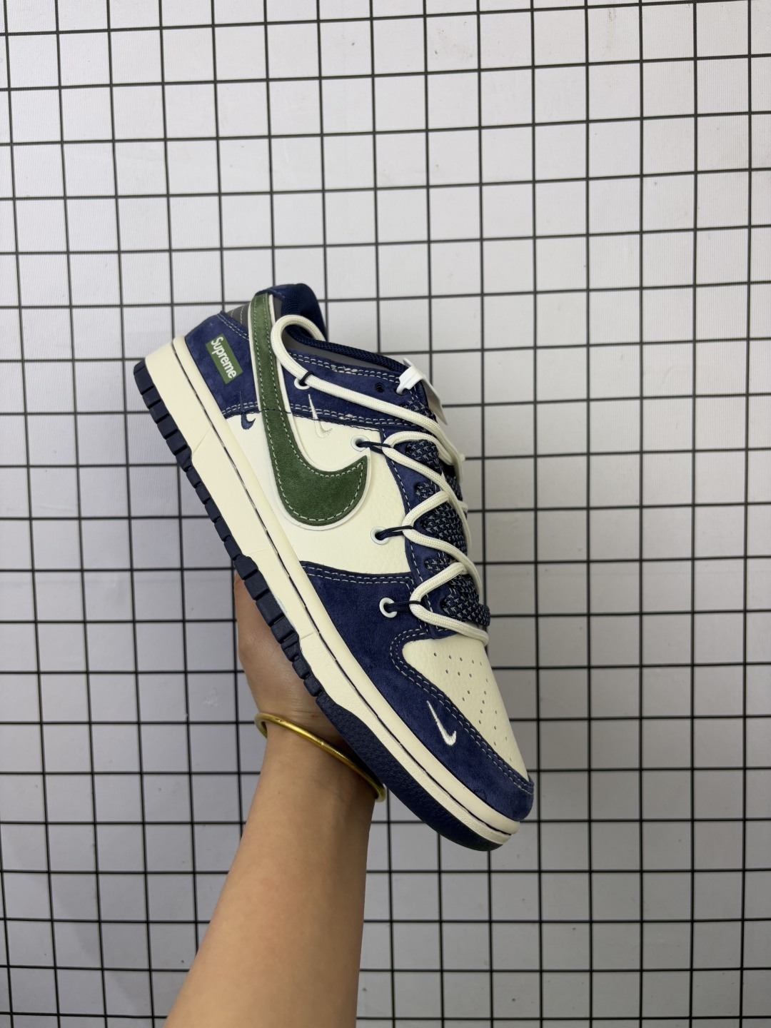 🈴💰150 NK Dunk Low Retro “DIY高端定制” 低帮休闲运动板鞋 原装头层材料 用料绝不含糊 独家版型蒸餾加工帶來的是更好的视觉和脚感体验 清洁度 电绣工艺 皮料切割干净无任何毛边 细节完美 货号:XS1186-101 尺码:36 36.5 37.5 38 38.5 39 40 40.5 41 42 42.5 43 44 45 编码头H