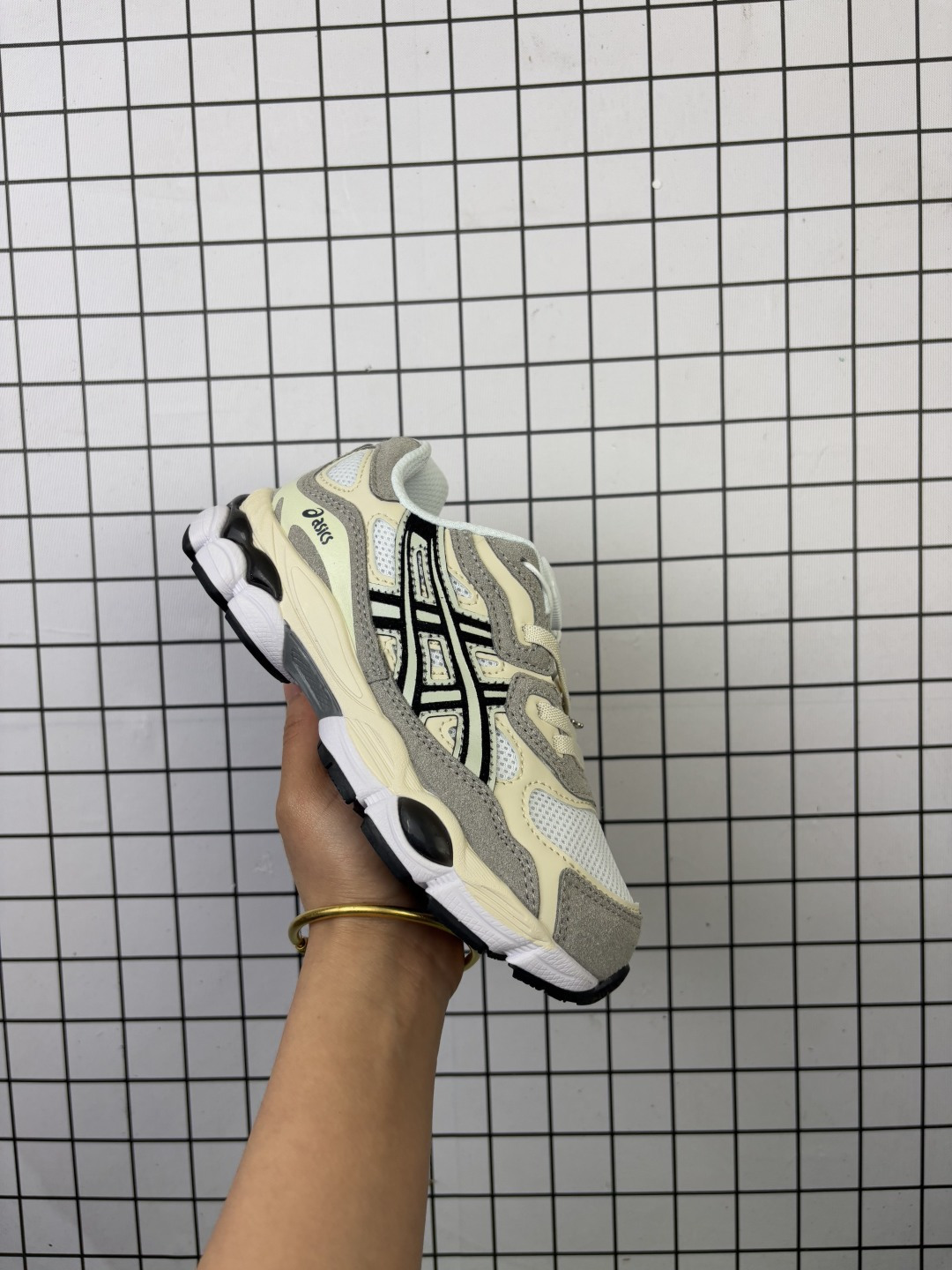 童鞋✅ASICS/亚瑟士GEL-NYC 透气网眼鞋面配合部分合成革材质 采用全新AHAR+橡胶材质 更加耐磨 货号:1201A789-020 编码757