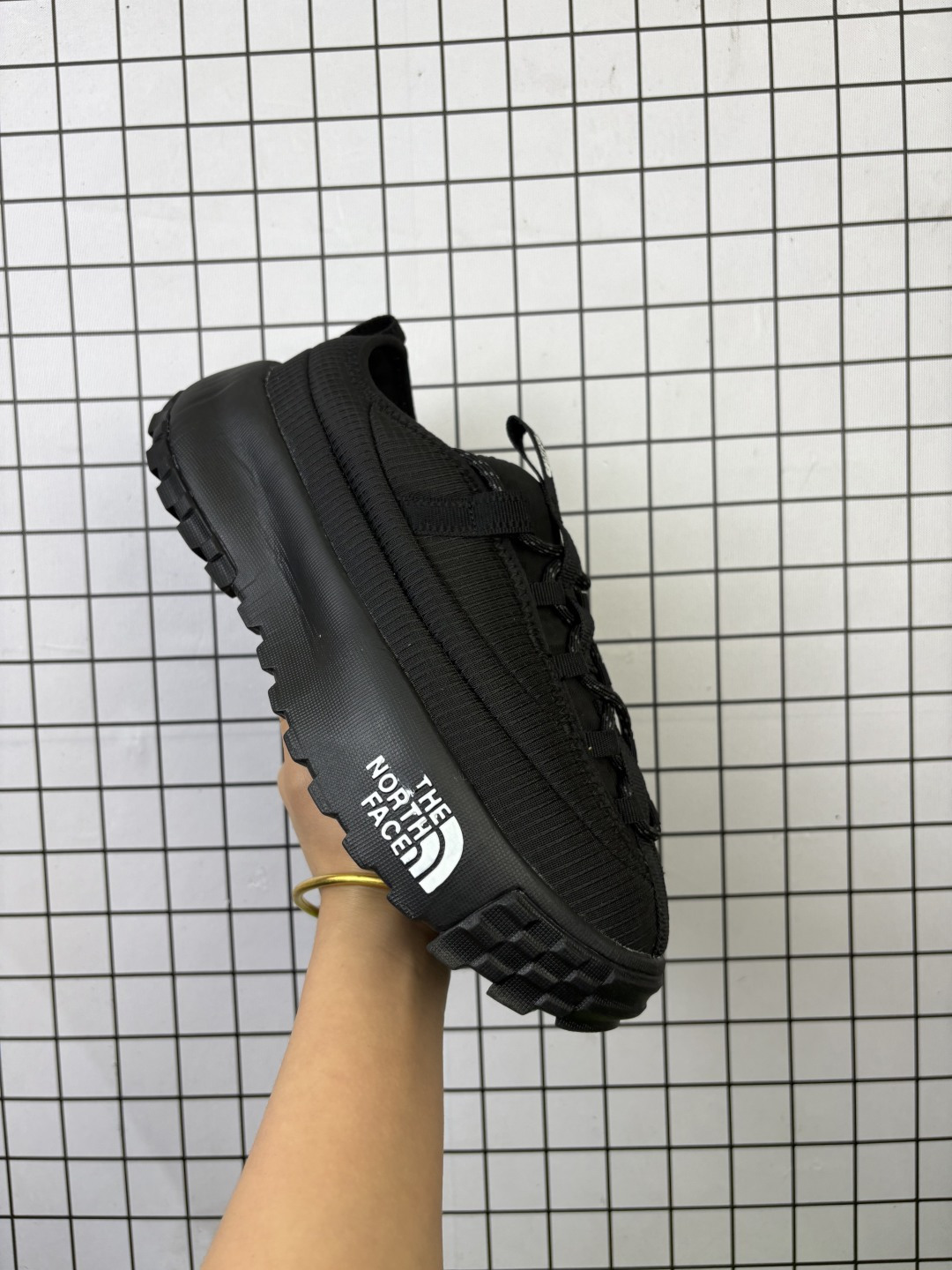 💰110 真标半码The North Face/北面/乐斯菲斯 男女鞋真标半码制，升级原楦原纸版开发版型，采用轻量网织物科技面料材质，中底REAM 泡沫橡胶物料，外置防滑橡胶大底❗️户外轻旅者鞋履,著名户外品牌-北面/The North Face W Never Stop Lace 决不放弃系列低帮轻量厚底户外风休闲运动鞋“全黑白标 NF0A8A93KX7 类型：男女鞋 码数：36 36.5 37 38 38.5 39 40 40.5 41 42 42.5 43 44 45 编码凡