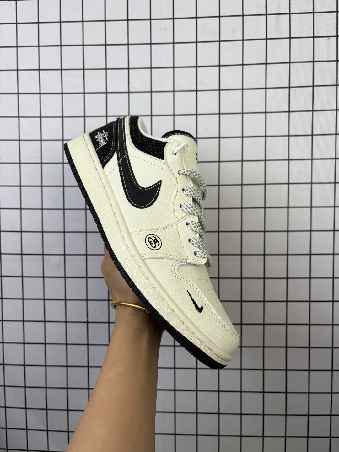 公司级✅Nike Air Jordan 1 Low AJ1乔1低帮休闲板鞋 同步官方配色 市场唯一独家头层皮打造 原鞋原档案开发 原厂皮料 原档冲孔鞋头 正确满胶鞋垫 四线拉帮 原厂织唛标 鞋舌高弹海绵填充 官方货号:XS6086-561 编码金