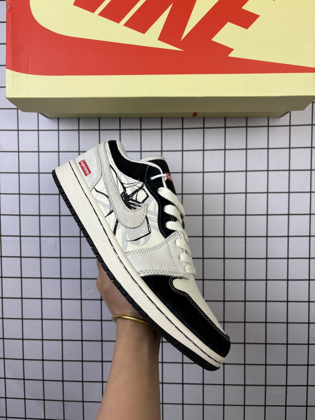 公司级✅Nike Air Jordan 1 Low AJ1乔1低帮休闲板鞋 同步官方配色 市场唯一独家头层皮打造 原鞋原档案开发 原厂皮料 原档冲孔鞋头 正确满胶鞋垫 四线拉帮 原厂织唛标 鞋舌高弹海绵填充 官方货号:XS6086-561 编码金