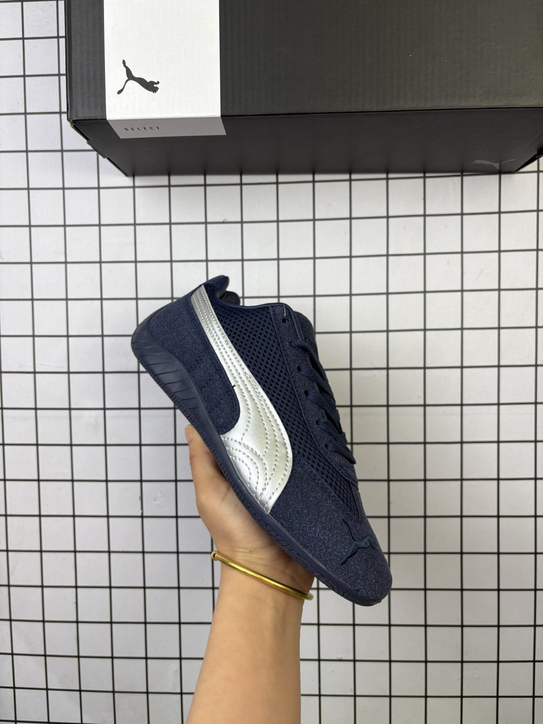 🈴💰80
PUMA/彪马  男女鞋半码制，采用移膜牛剖革鞋面材质，外置轻量耐磨橡胶大底❗️薄底鞋成为潮人必备!彪马Puma Speedcat OG SD"White/Sliver"极速赛车系列低帮德训风拼接复古百搭休闲运动赛车 401603-03

类型：男女鞋
码数：36 37 38 38.5 39 40 40.5 41 42 42.5 43 44 45
编码：新Y