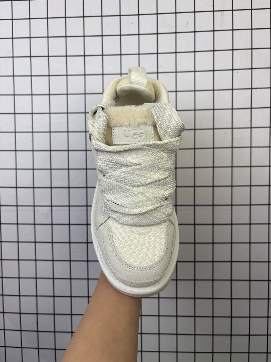 💰260
美国轻奢品牌 UGG W Lowmel 梅尔系列经典百搭面包风休闲便鞋 1144032

码数：35 36 37 38 39 40 41 42 43 44 45
编码753