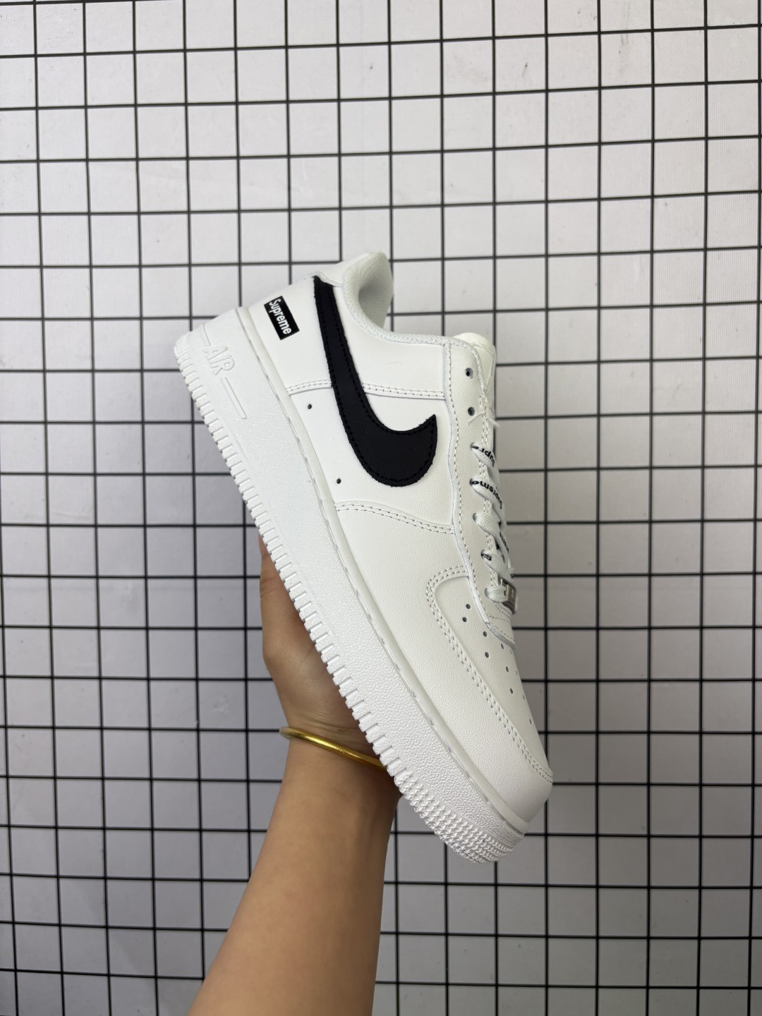 💰90
美系街头品牌-至高出品Supreme x耐克Nike Air Force 1 Low"07空军一号低帮经典百搭休闲运动板鞋 CU9225 002

码数：36 36.5 37.5 38 38.5 39 40 40.5 41 42 42.5 43 44 45
编码753