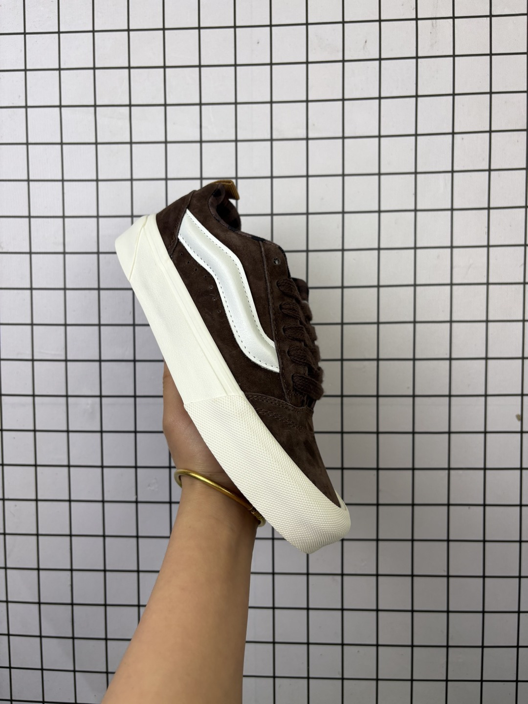💰100
万斯范斯Vans Vault Knu-Skool VR3 LX 坎普尔·茱利安系列肥胖版低帮复古硫化休闲运动板鞋

码数：35 36 36.5 37 38 38.5 39 40 40.5 41 42 42.5 43 44
编码648