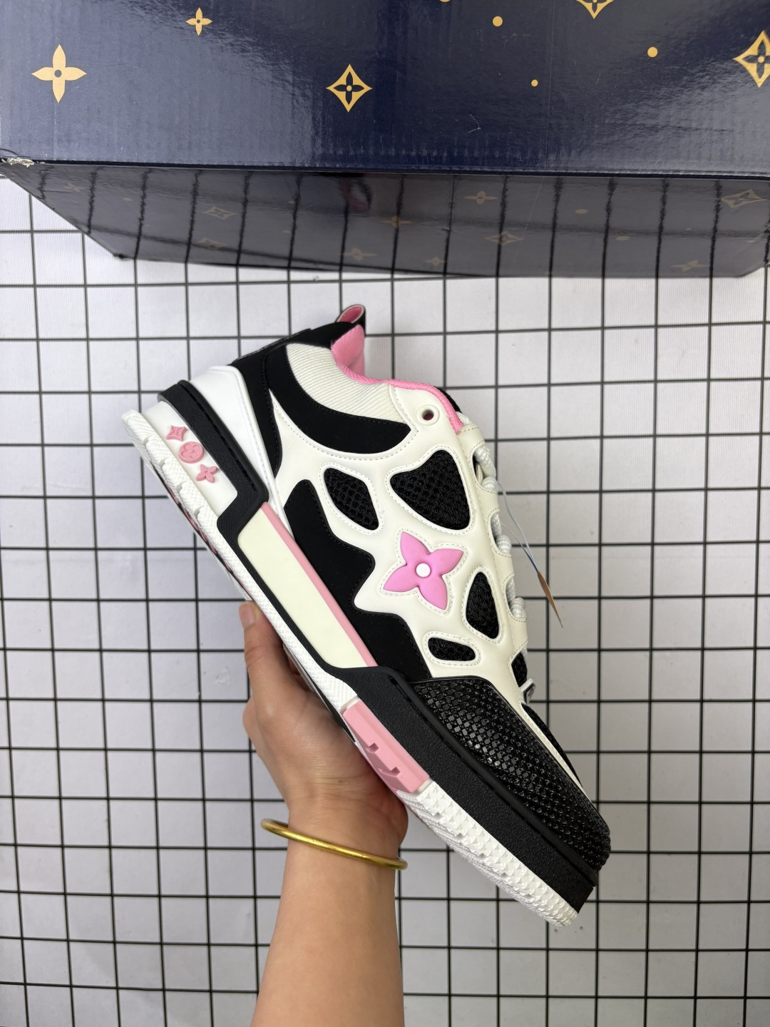 法国巴黎百年奢侈品牌LV路易威登Louis Vuitton Trainer Sneaker Low 运动系列低帮复古百搭休闲运动文化篮球板鞋 编码啊童M