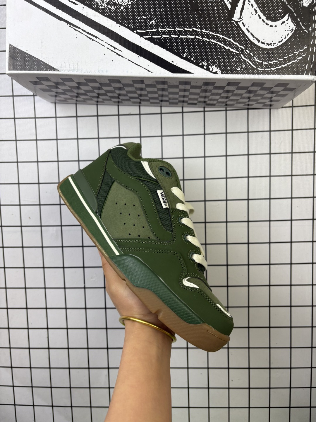 🈴💰110
VANS/万斯 男女鞋真标硫化工艺，升级市面最为正确原装铝楦数据开发鸟嘴楦型，精准收腰起翘牛津大底❗创意放大，携手创意工作室/Imran Potato x Vans Vault Knu-Skool VR3 LX"Black/True White"坎普尔·茱利安系列低帮复古硫化休闲运动板鞋 

类型：男女鞋
码数：35 36 36.5 37 38 38.5 39 40 40.5 41 42 42.5 43 44
编码：648