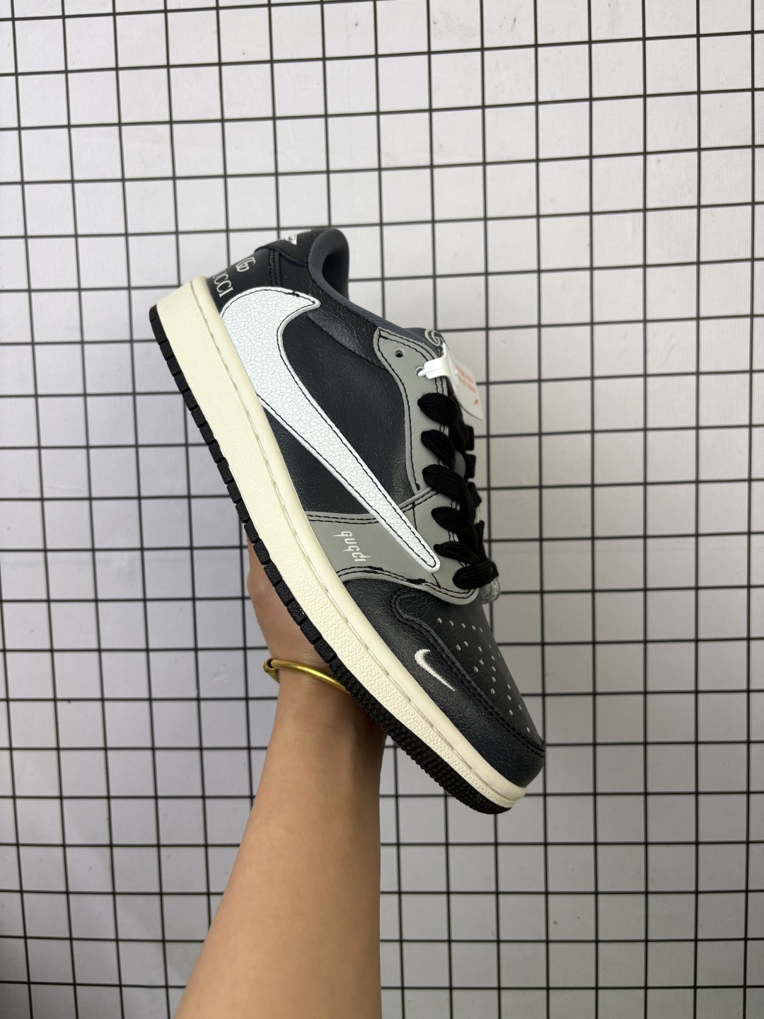 重磅三方联名,「闪电倒钩AJ1」当红嘻哈歌手特拉维斯·斯科特携手藤原浩主理品牌fragment design x Travis Scott x Nike Air Jordan 1 Low OG SP”Black/Green Toe“AJ1乔丹一代经典低帮文化百搭休闲运动篮球鞋， 尺码：36 36.5 37.5 38 3