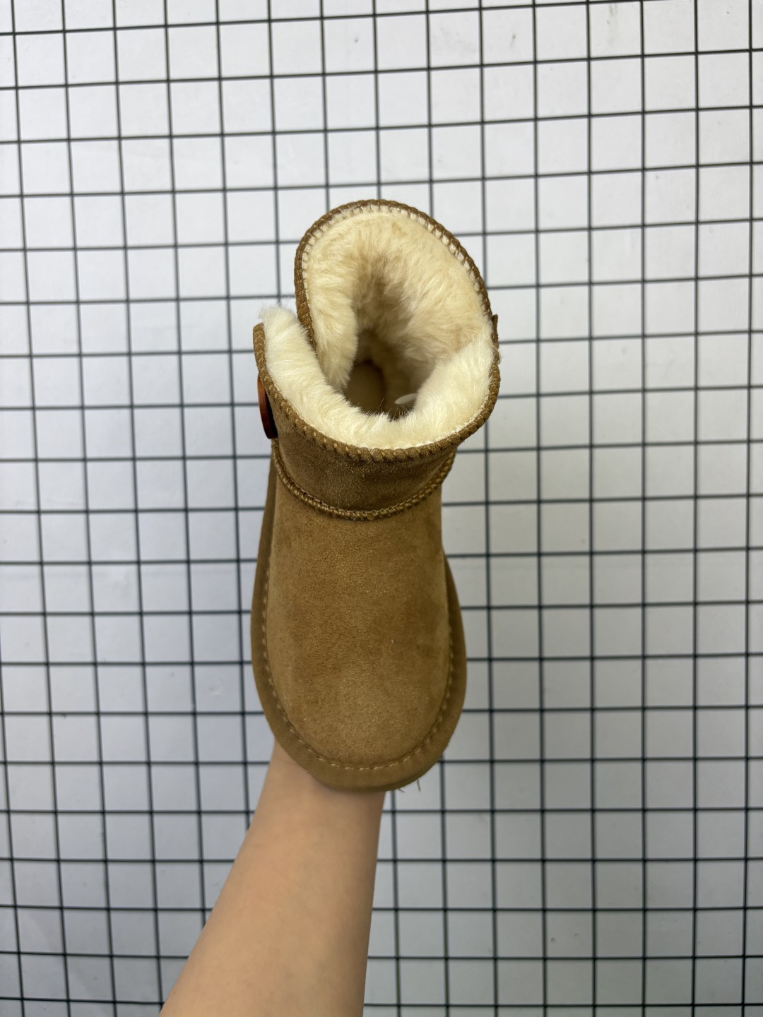 💰90
童鞋：UGG 1116109 Classic Ultra Mini 冬季加毛保暖雪地靴 皮毛一体短靴 
尺码：21～37
编码：新Y