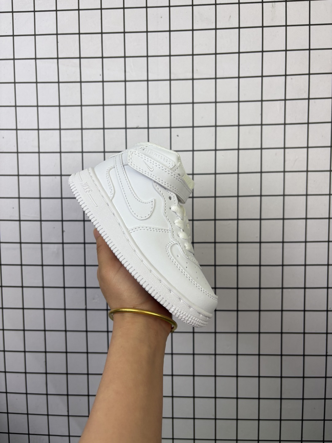 💰105
童鞋：耐克Nike Air Force 1 Low空军一号经典中帮百搭休闲运动板鞋FJ5756 100

码数：22～37
编码新Y