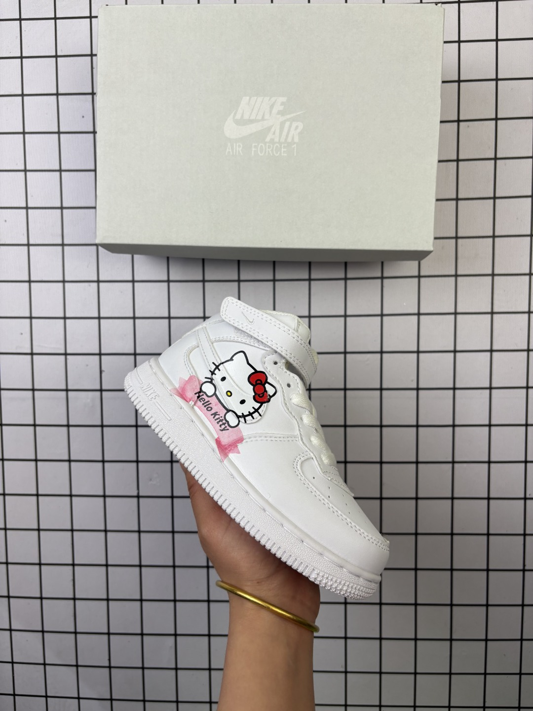 🈴💰105
童鞋:耐克Nike Air Force 1 Low空军一号经典中帮百搭休闲运动板鞋FJ5756 100
码数:22~37
编码新Y