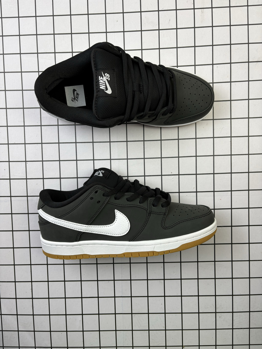 Nike/耐克 双层EVA发泡缓震中底组合RB橡胶外底❗️球迷狂喜「致敬巴萨」灵感来源于巴塞罗那的标志性红蓝配色❗️耐克Nike SB Dunk Low"Barcelona"扣篮系列低帮休闲运动滑板板鞋“翻毛鸳鸯红蓝巴塞罗那” DJ0606-400 类型:男女鞋 编码:719