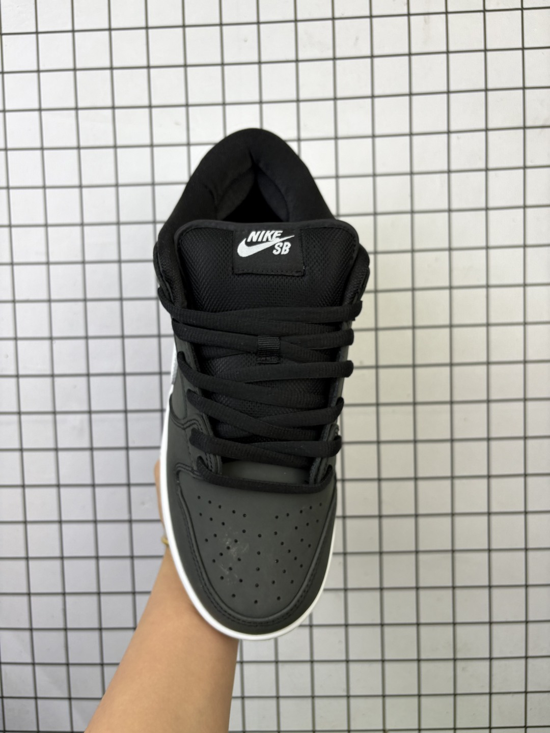 Nike/耐克 双层EVA发泡缓震中底组合RB橡胶外底❗️球迷狂喜「致敬巴萨」灵感来源于巴塞罗那的标志性红蓝配色❗️耐克Nike SB Dunk Low"Barcelona"扣篮系列低帮休闲运动滑板板鞋“翻毛鸳鸯红蓝巴塞罗那” DJ0606-400 类型:男女鞋 编码:719