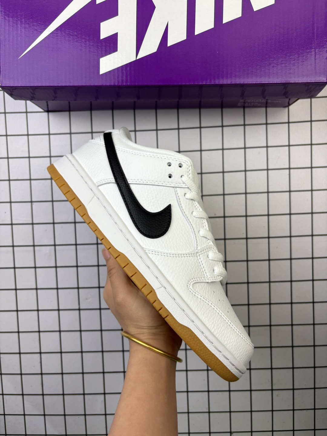 Nike/耐克 双层EVA发泡缓震中底组合RB橡胶外底❗️球迷狂喜「致敬巴萨」灵感来源于巴塞罗那的标志性红蓝配色❗️耐克Nike SB Dunk Low"Barcelona"扣篮系列低帮休闲运动滑板板鞋“翻毛鸳鸯红蓝巴塞罗那” DJ0606-400 类型:男女鞋 编码:719