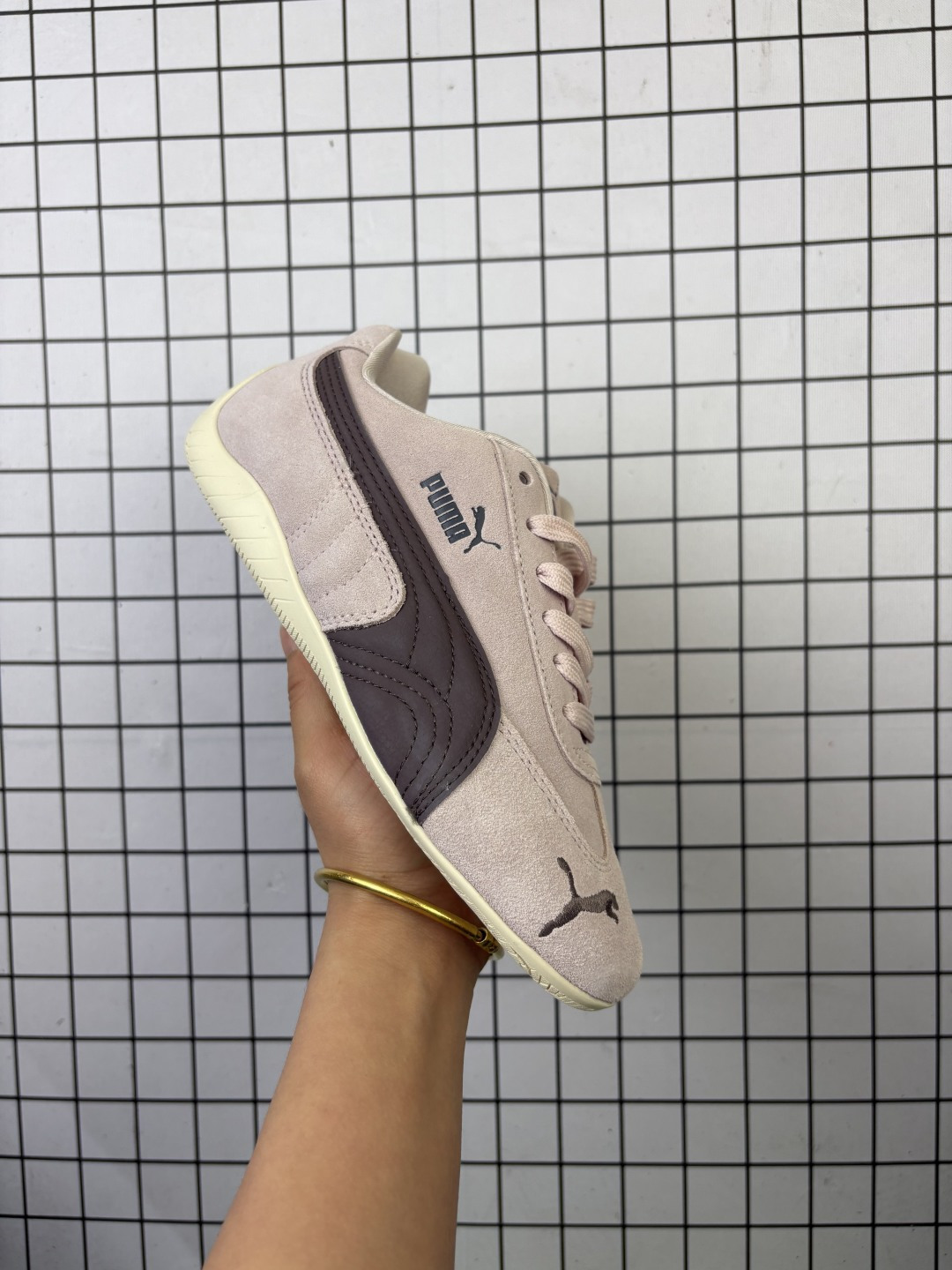 💰110
✅Puma Speedcat OG 彪马 防滑耐磨生活休闲 运动鞋
官方货号:403619-01
尺码:36 37 37.5 38 38.5 39 40 
编码103