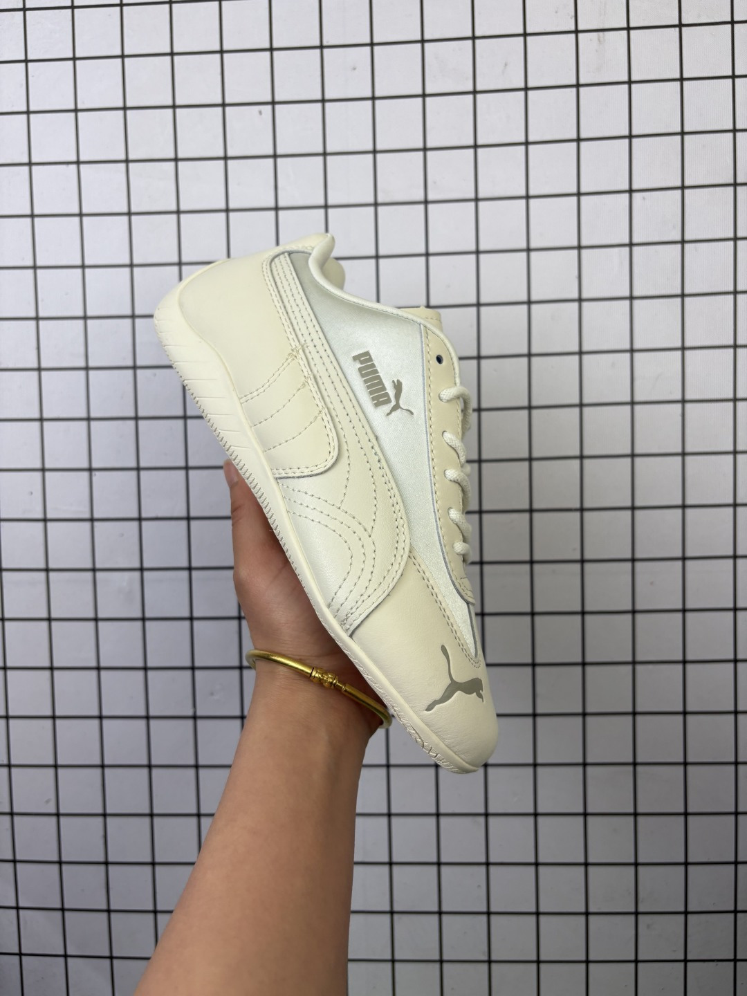 💰110
✅Puma Speedcat OG 彪马 防滑耐磨生活休闲 运动鞋
官方货号:403619-01
尺码:36 37 37.5 38 38.5 39 40 
编码103