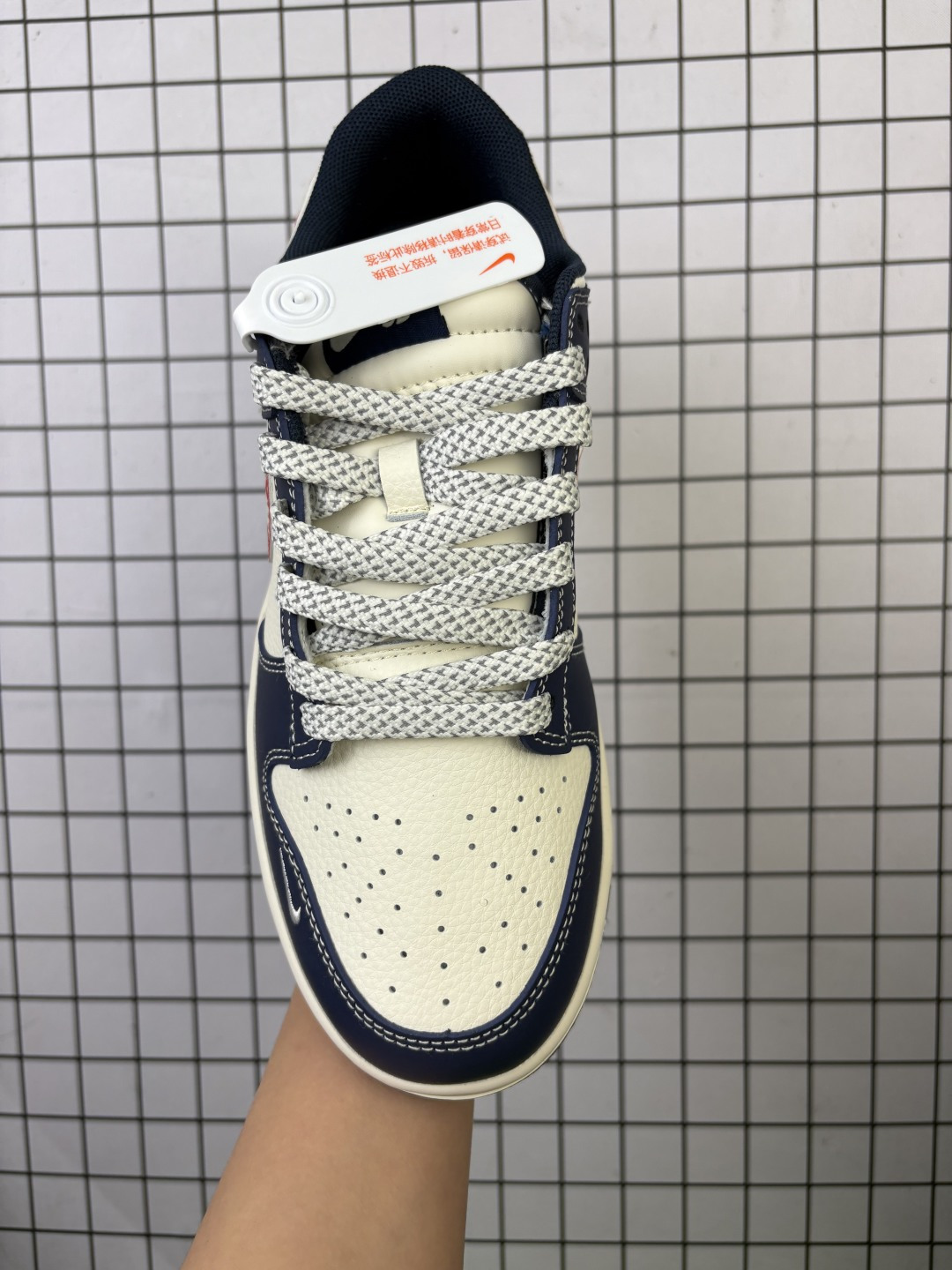 💰150
采用牛剖革鞋组合猪巴革鞋面材质,缜密拉帮中底布,鞋垫嵌EVA缓震物料及背胶,全新窄版翘头耐磨橡胶大底❗️创意定制联名配色,美国元祖街头潮牌-斯图西/Stussy x耐克 Nike By You SB Dunk Low Retro SP扣篮系列低帮休闲运动滑板板鞋 XF8698 085
码数:36 36.5 37.5 38 38.5 39 40 40.5 41 42 42.5 43 44 44.5 45
编码头H