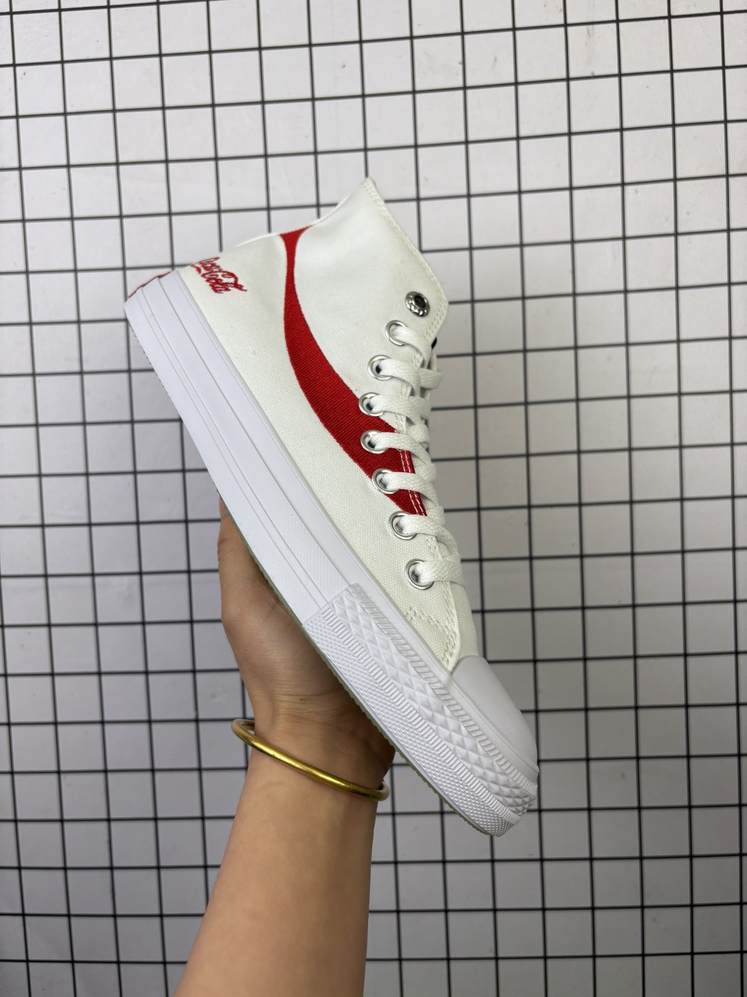 💰100
匡威Coca-Cola x Converse Chuck 70 可口可乐 复古个性 高帮休闲板鞋 A18435C
码数:35 36 36.5 37 37.5 38 39 39.5 40 41 41.5 42 42.5 43 44
编码648