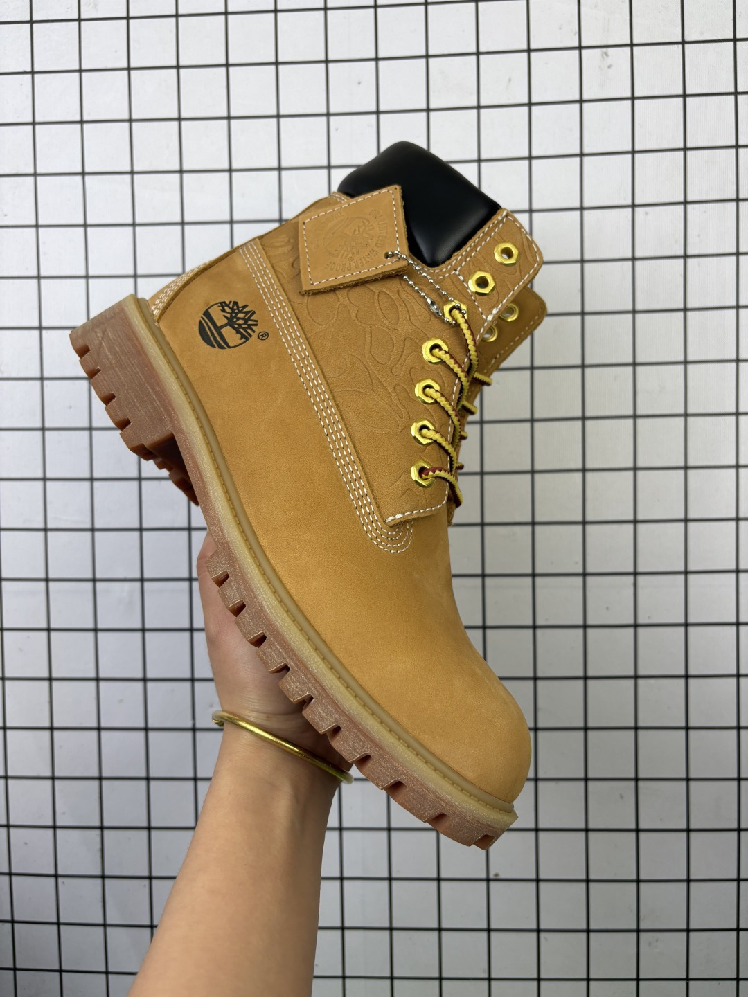 💰250
【公司级】Timberland添柏岚靴子天伯伦高帮马丁靴 踢不烂经典大黄靴 防水面料 高帮靴 马丁靴 户外休闲潮流系列 搭配防臭防腐真皮乳胶鞋垫,给您完美的穿着体验,质量考究耐穿,专治不帅,高品质脚感一流!
类型:男鞋
尺码39-45
编码: 701
