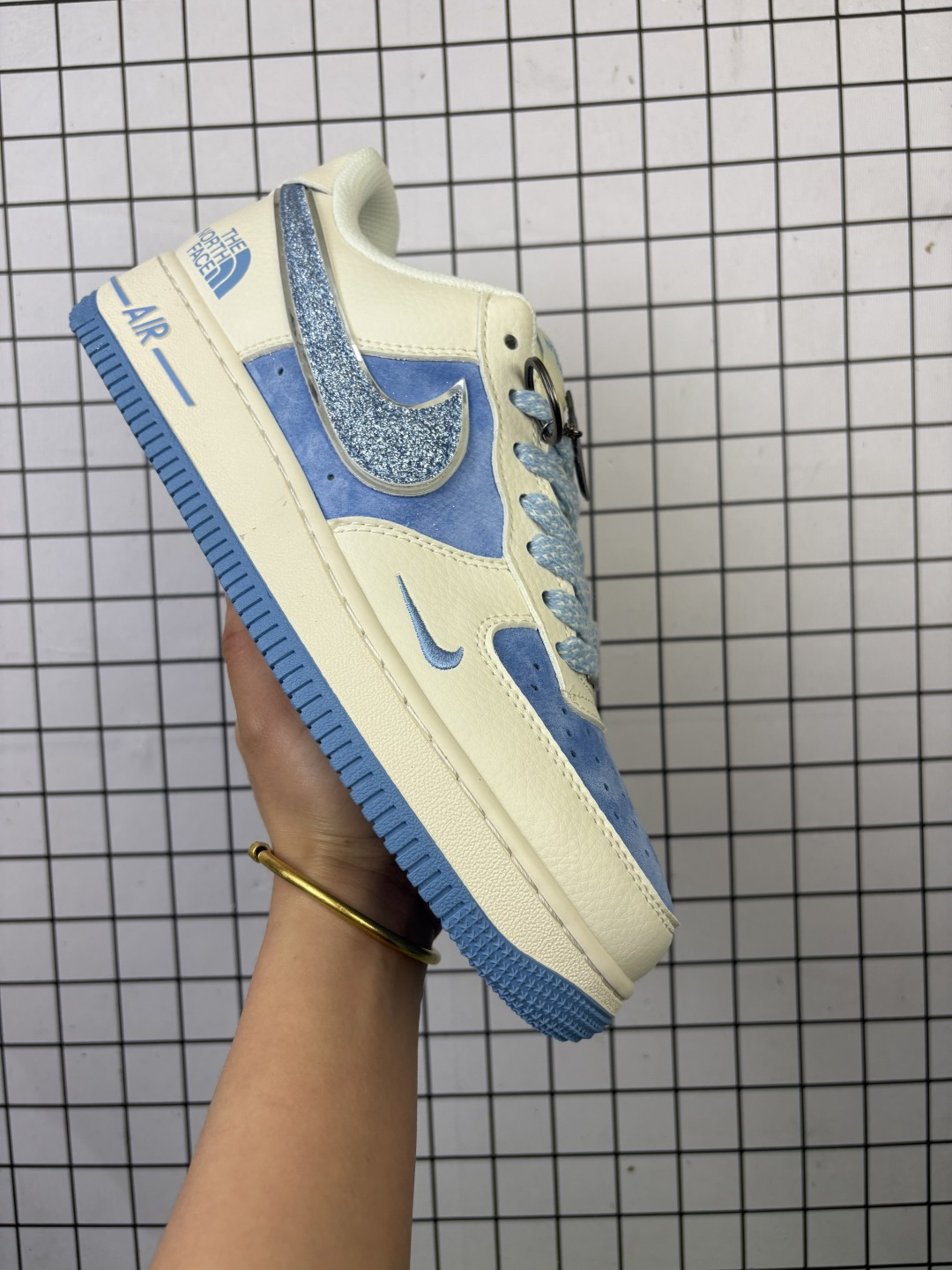 海外限量发售!公司级NIke Air Force 1 '07 Low “北面联名 满天星双勾白天兰配色”空军一号 低帮 运动鞋 休闲鞋 折边针车 工艺难度大 原楦头原纸板 原装鞋盒 定制五金配件 内置全掌气垫 原厂鞋底 货号:QY6818-534 编码577