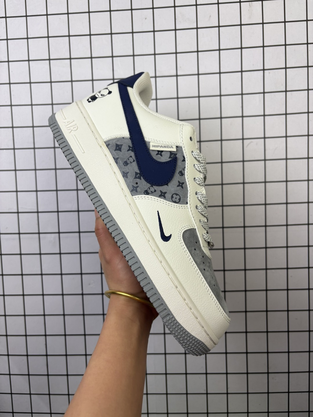 💰90
Nike/耐克 男女鞋真标半码制,原楦原纸版开发版型,采用硬质荔枝纹牛剖革鞋面材质鞋面,内置全掌Air Sole气垫❗美国元祖街头潮牌-斯图西Stussy x Nike Air Force 1´07 Low"Stussy"空军一号经典低帮百搭休闲运动板鞋“ KY8899-107
类型:男女鞋
码数:36 36.5 37.5 38 38.5 39 40 40.5 41 42 42.5 43 44 45
编码:清F