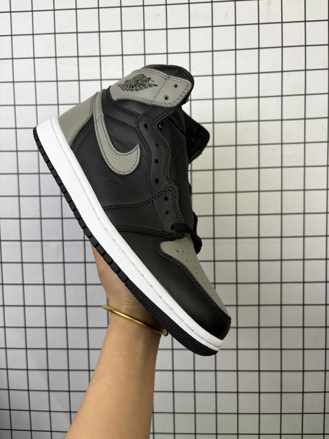 💰200
耐克Nike Air Jordan 1 Retro High OG”Black/White“AJ1代迈克尔·乔丹高帮经典复古百搭休闲文化运动篮球鞋
货号:555088-063
尺码:36~47半
编码旭
