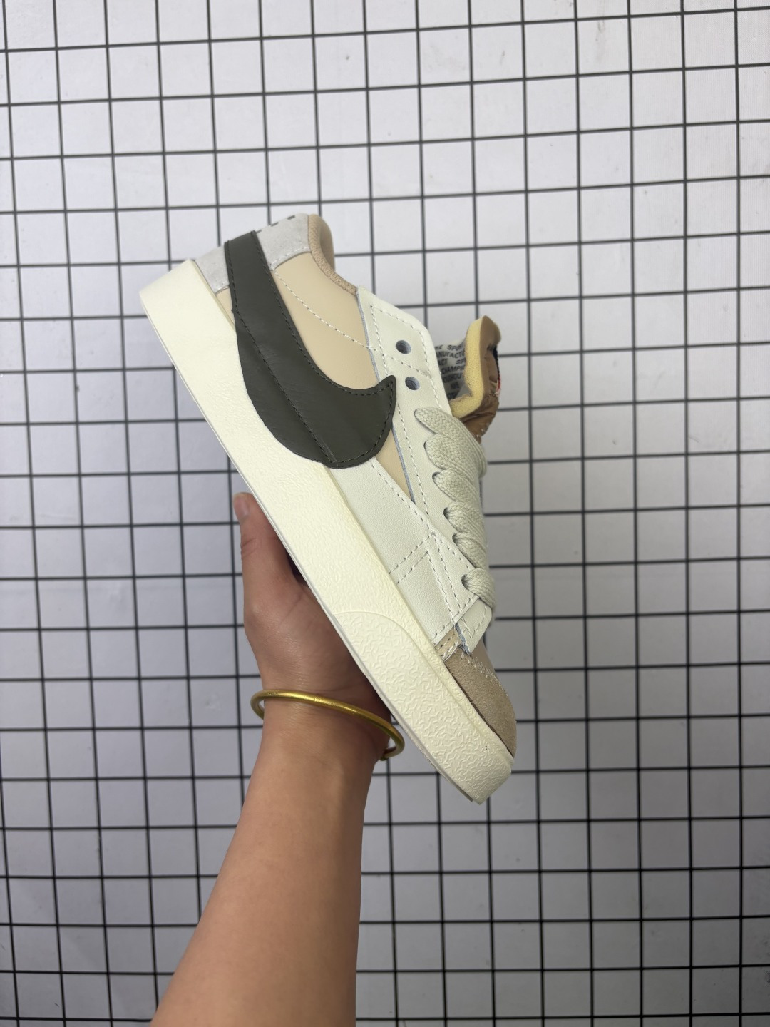 💰95
✅NK Blazer Low‘77 Jumbo 
经典百搭低帮开拓者休闲运动板鞋 
货号:DQ8769-100
尺码:36-45
编码给L