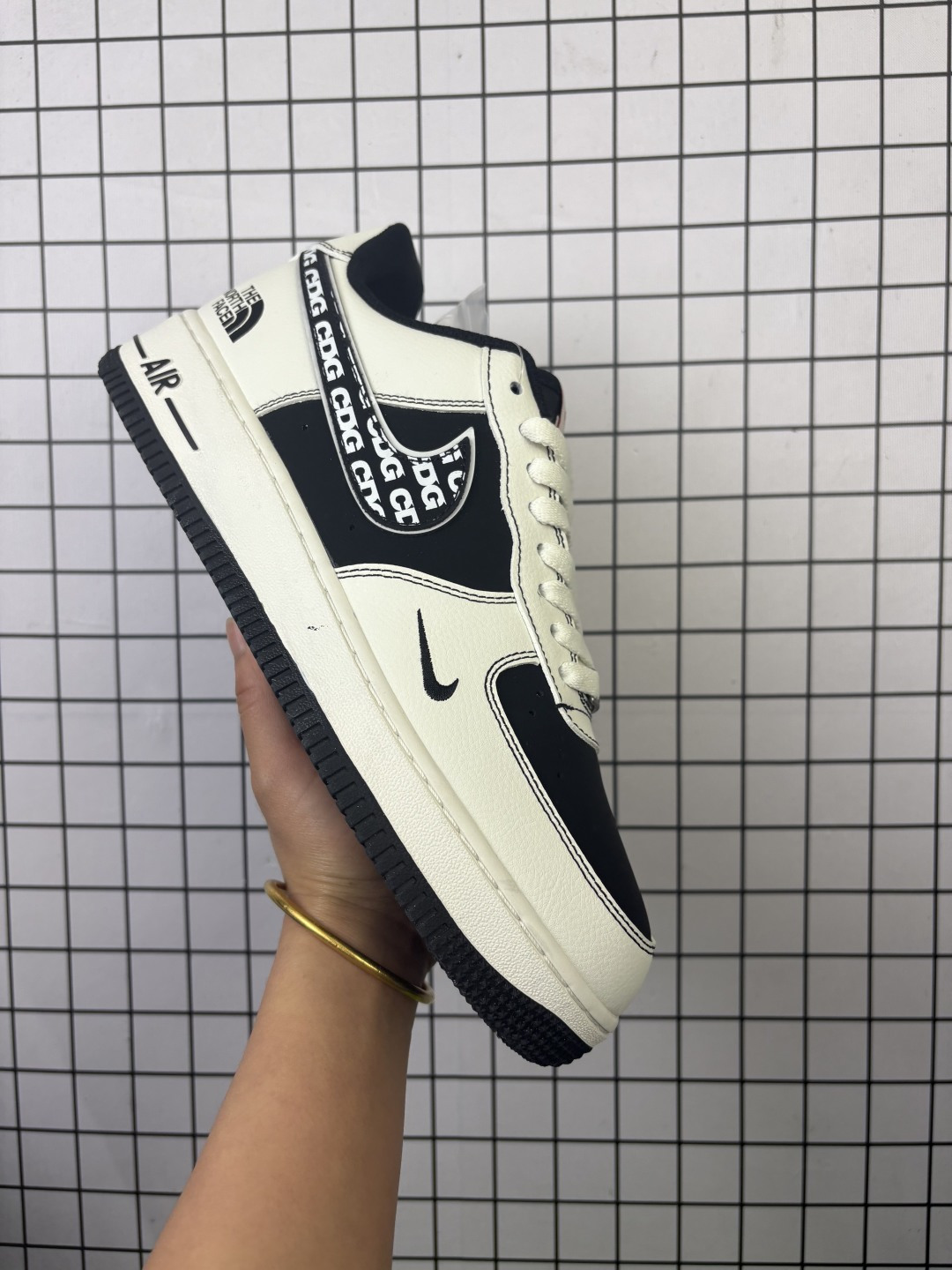 💰90
特价✅NIke Air Force 1 ‘07 Low 空军一号 低帮 运动鞋 休闲鞋 折边针车 工艺难度大 原楦头原纸板 原装鞋盒 定制五金配件 内置全掌气垫 原厂鞋底
货号:KY8899-101
Size:36 36.5 37.5 38 38.5 39 40 40.5 41 42 42.5 43 44 44.5 45
编码清F