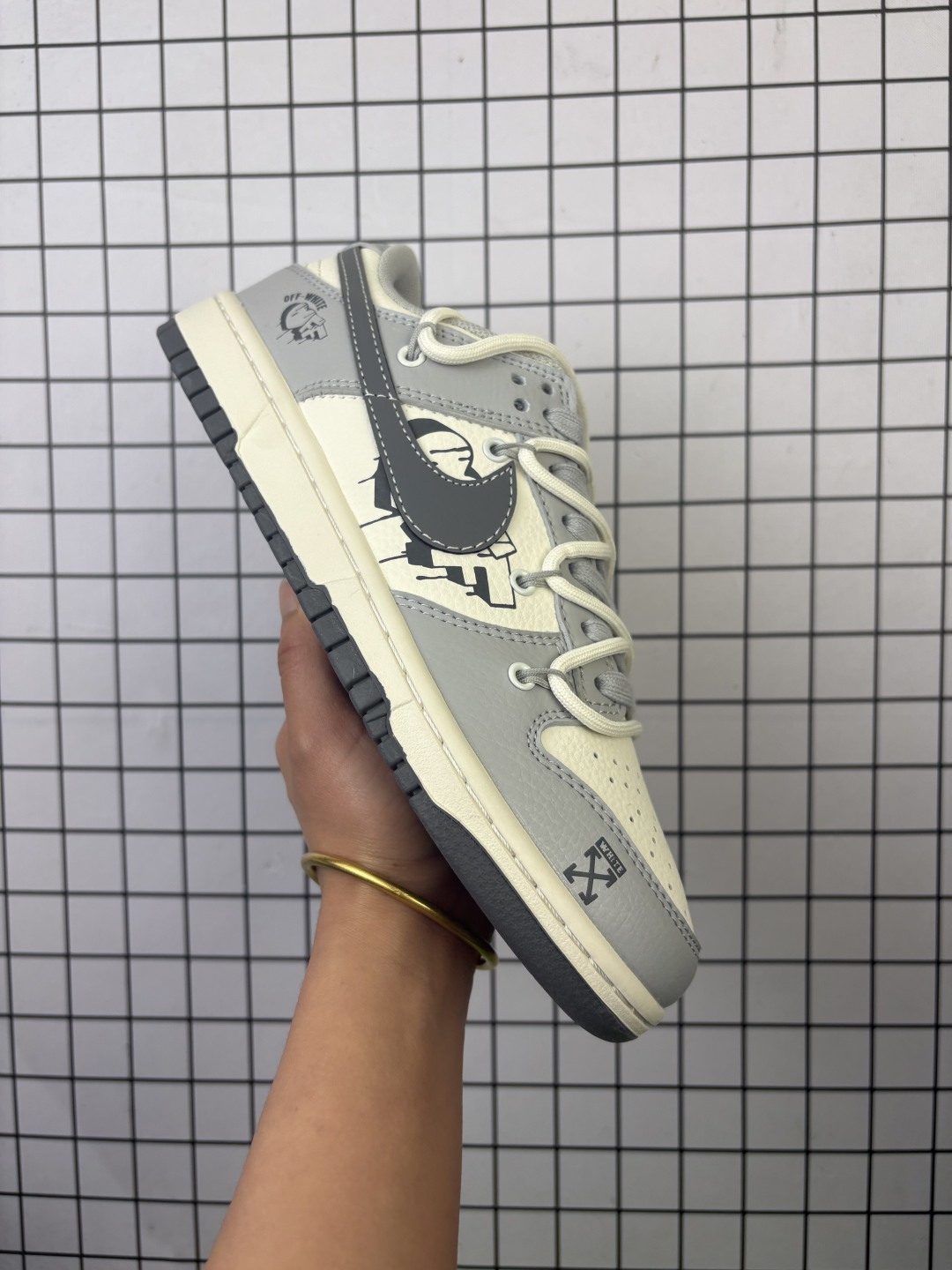 🈴💰150
公司级✅Nike Dunk Low Retro ‘DIY高端定制’耐克 低帮休闲运动板鞋
原装头层材料 用料绝不含糊 独家版型蒸餾加工帶來的是更好的视觉和脚感体验 清洁度 电绣工艺 皮料切割干净无任何毛边 细节完美
货号:DM6868-078
尺码:36 36.5 37.5 38 38.5 39 40 40.5 41 42 42.5 43 44 45
编码577