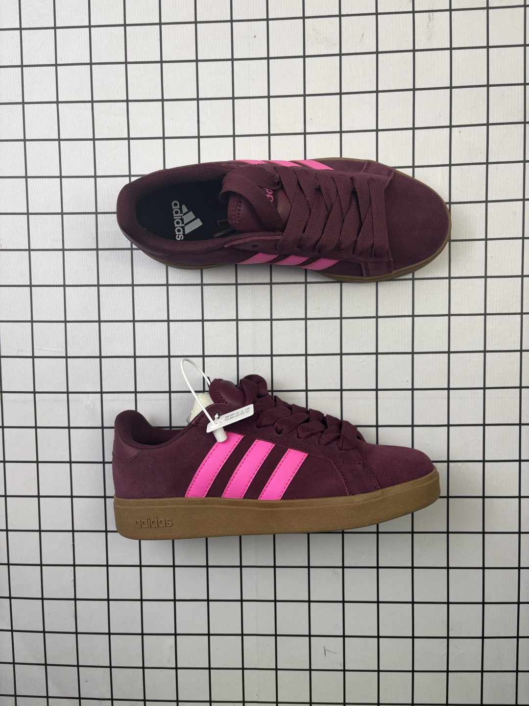 💰100
✅阿迪达斯 ADIDAS BARREDA 考拉派对 复古休闲 清新 舒适百搭 德训鞋 t字头 防滑耐磨 低帮 板鞋 男女同款运动鞋。鞋头加宽设计提升了穿着舒适度,长时间步行不易疲劳,搭配轻量化鞋底轻量化鞋底材质,行走时能感受到良好的回弹支撑。外观设计上主打简约百搭风格,配色丰富且男女通用,适合日常通勤、轻运动等多种场景。好适合春夏穿🌊磨毛鞋面就非常有质感,脚感很好!穿起来软乎乎🍞正常尺码就好~#硬控我的百搭好鞋 #打翻春日调色盘 #超百搭复古板鞋 #最常穿的鞋 #开春好鞋推荐
货号: JQ4237
尺码: 36 36⅔ 37⅓ 38 38⅔ 39⅓ 40 40⅔
编码:230