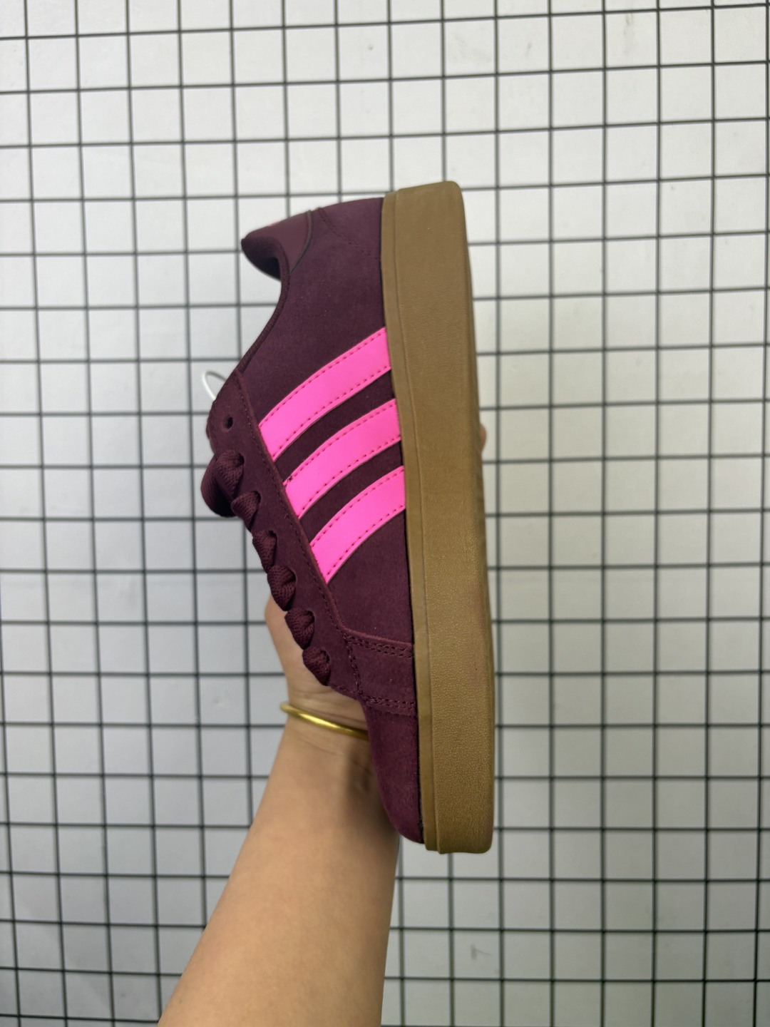 💰100
✅阿迪达斯 ADIDAS BARREDA 考拉派对 复古休闲 清新 舒适百搭 德训鞋 t字头 防滑耐磨 低帮 板鞋 男女同款运动鞋。鞋头加宽设计提升了穿着舒适度,长时间步行不易疲劳,搭配轻量化鞋底轻量化鞋底材质,行走时能感受到良好的回弹支撑。外观设计上主打简约百搭风格,配色丰富且男女通用,适合日常通勤、轻运动等多种场景。好适合春夏穿🌊磨毛鞋面就非常有质感,脚感很好!穿起来软乎乎🍞正常尺码就好~#硬控我的百搭好鞋 #打翻春日调色盘 #超百搭复古板鞋 #最常穿的鞋 #开春好鞋推荐
货号: JQ4237
尺码: 36 36⅔ 37⅓ 38 38⅔ 39⅓ 40 40⅔
编码:230