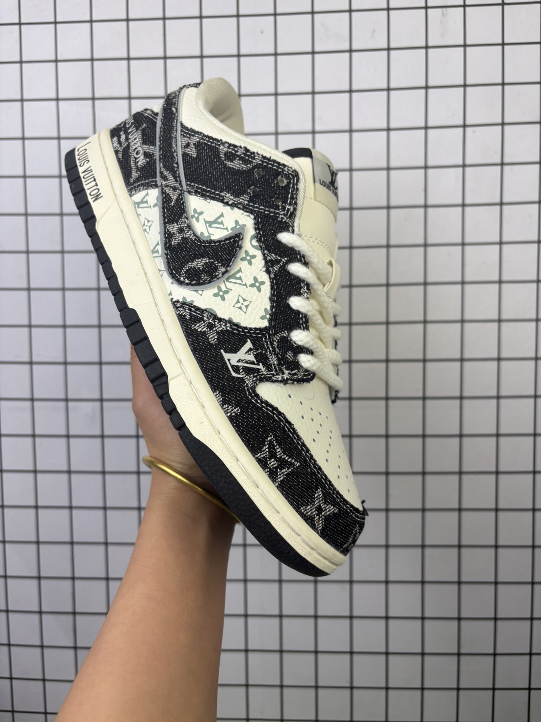 💰110
真标✅NIKE DUNK LOW 扣篮系列 耐克 复古低帮休闲运动滑板板鞋
货号:DH7913-200
尺码:36 36.5 37.5 38 38.5 39 40 40.5 41 42 42.5 43 44 45
编码103