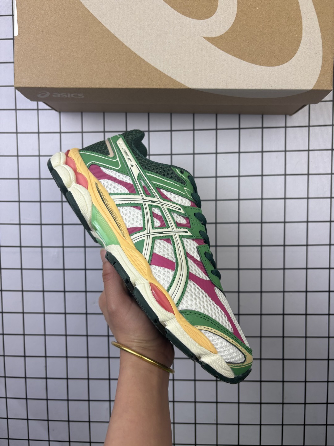 🈴💰160
公司级✅Asics Gel-Cumulus 16 亚瑟士 防滑耐磨 休闲运动鞋
采用双层提花网面设计 提高包裹性和透气性
后跟搭载稳定系统科技T-GEL提升整体支撑力和结构感 减少对身体带来的冲击负荷 创新中底至轻回弹
货号:1203A763-100
尺码:36 37 37.5 38 39 39.5 40.5 41.5 42 42.5 43.5 44 45
编码103