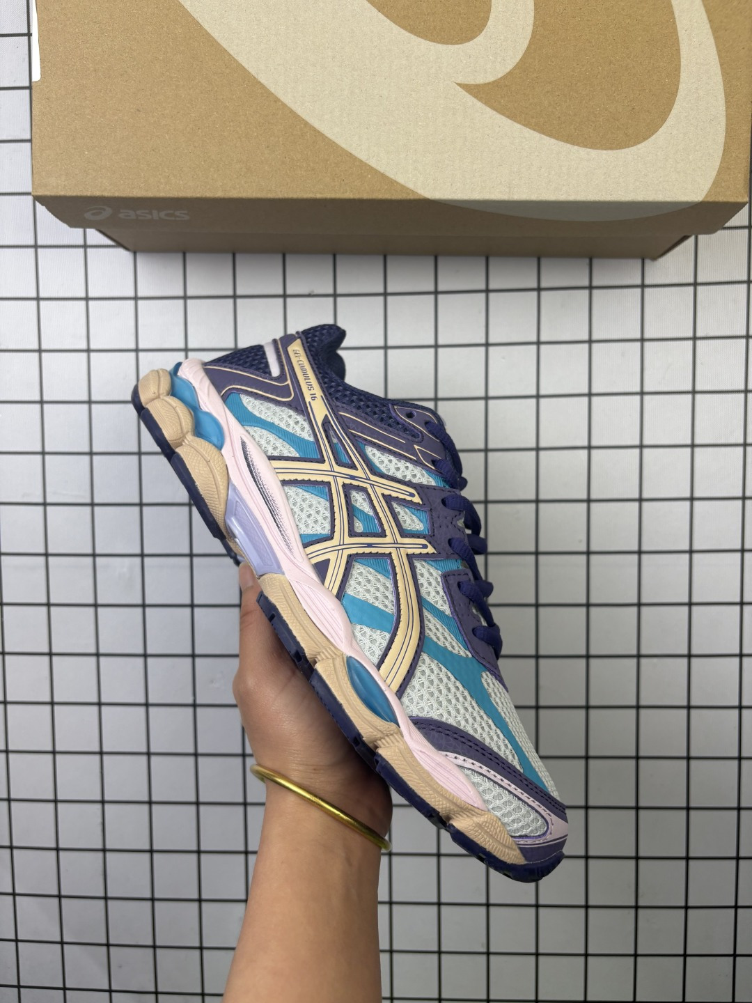 🈴💰160
公司级✅Asics Gel-Cumulus 16 亚瑟士 防滑耐磨 休闲运动鞋
采用双层提花网面设计 提高包裹性和透气性
后跟搭载稳定系统科技T-GEL提升整体支撑力和结构感 减少对身体带来的冲击负荷 创新中底至轻回弹
货号:1203A763-100
尺码:36 37 37.5 38 39 39.5 40.5 41.5 42 42.5 43.5 44 45
编码103