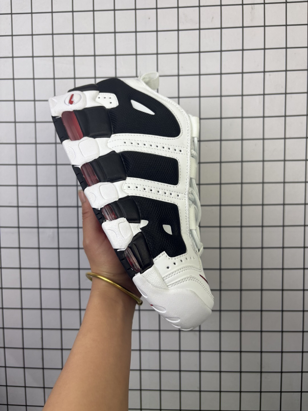 💰130
✅Nike Air More Uptempo GS Barely Green 耐克 皮蓬初代系列经典高街百搭休闲运动文化篮球鞋
货号:415082-105
尺码:36-46
编码103