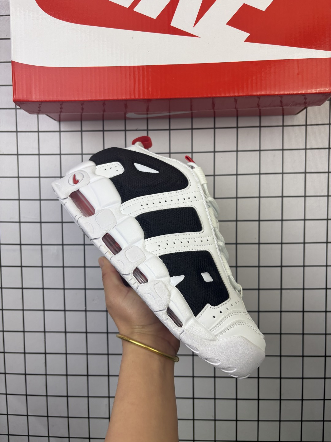 🈴💰130
✅Nike Air More Uptempo GS Barely Green 耐克 皮蓬初代系列经典高街百搭休闲运动文化篮球鞋
货号:415082-105
尺码:36-46
编码103