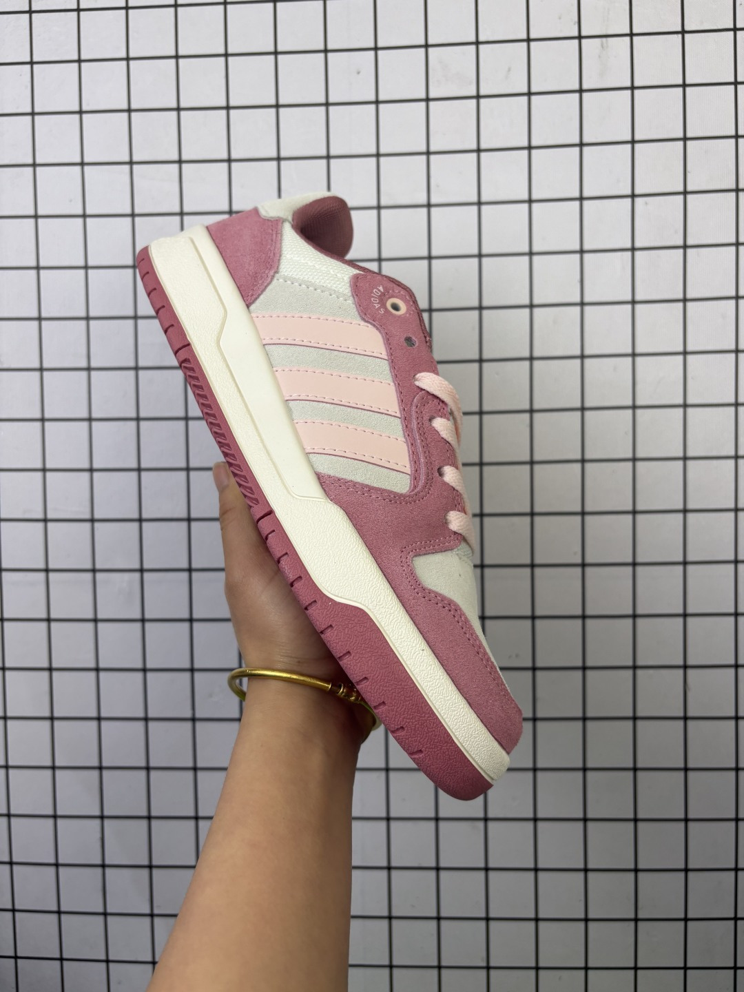 🈴💰100
公司级✅Adidas Originals Netrap 阿迪达斯 三叶草 低帮百搭透气休闲运动板鞋
货号:KJ6983
Size:36 36.5 37.5 38 38.5 39 40 40.5 41 42 42.5 43 44
编码117