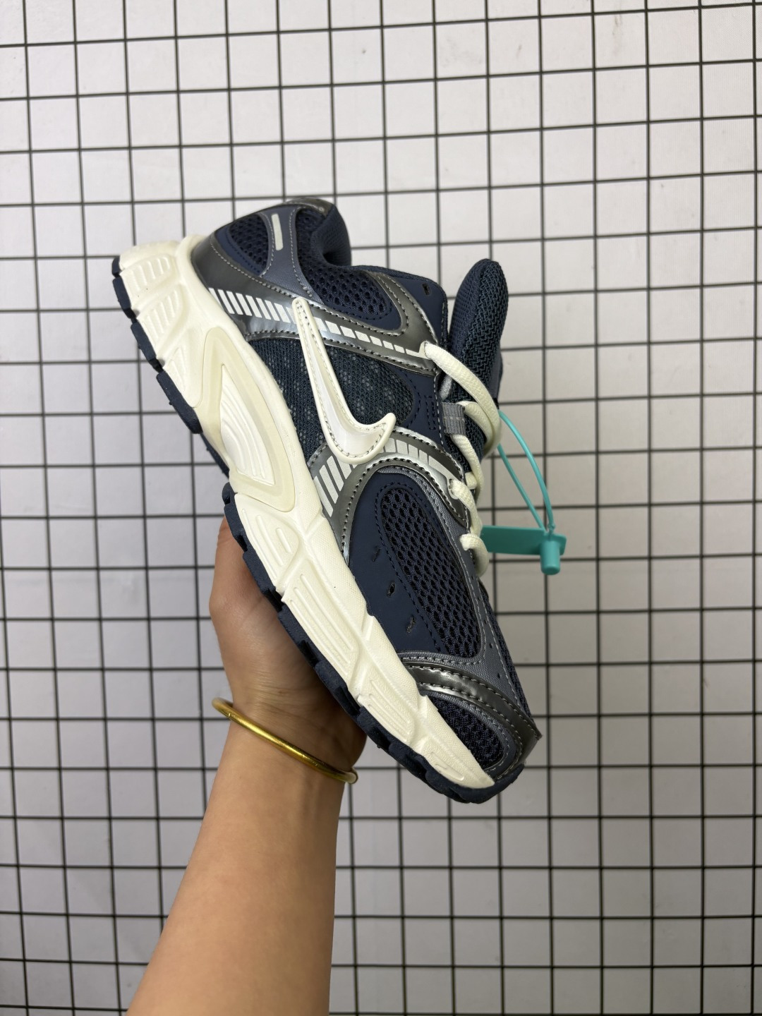 💰100
真标✅Nike V5 RNR 耐克 舒适百搭防滑耐磨 低帮休闲鞋
货号:lH4281-437
尺码:36 36.5 37.5 38 38.5 39 40 40.5 41 42 42.5 43 44 45
编码旭