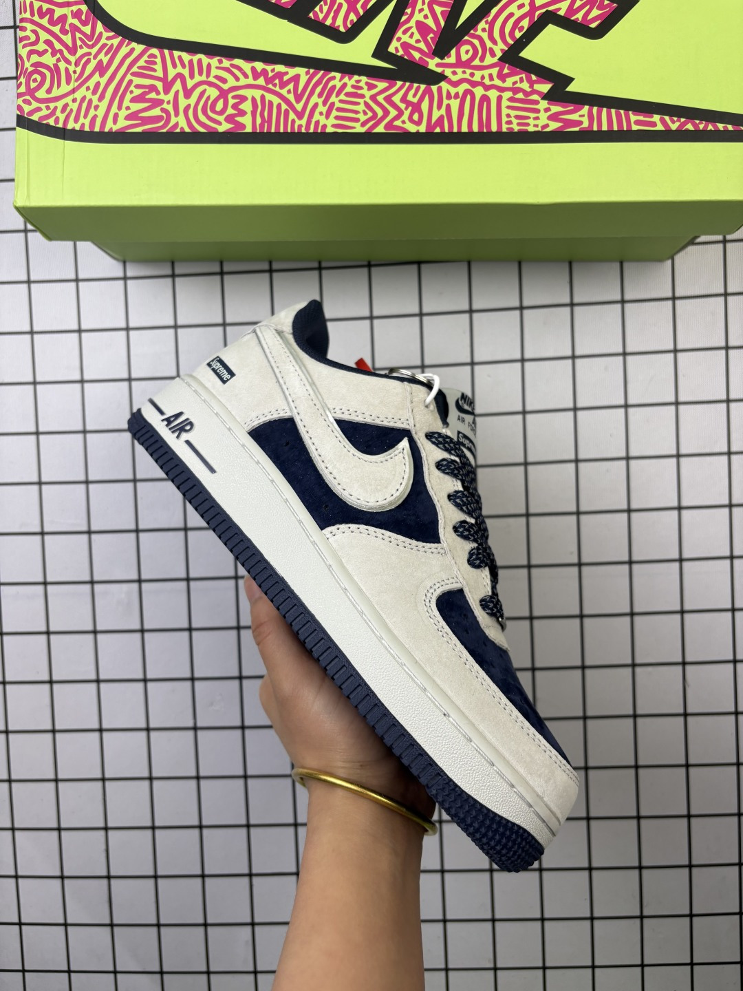 🈴💰100
特价公司级✅NIKE AIR FORCE 1‘07
原楦头原纸板 打造纯正低帮空军版型
专注外贸渠道 全掌内置蜂窝气垫 
原盒配件 原厂中底钢印、拉帮完美 
货号:KY8899-110
Size:36 36.5 37.5 38 38.5 39 40 40.5 41 42 42.5 43 44 45