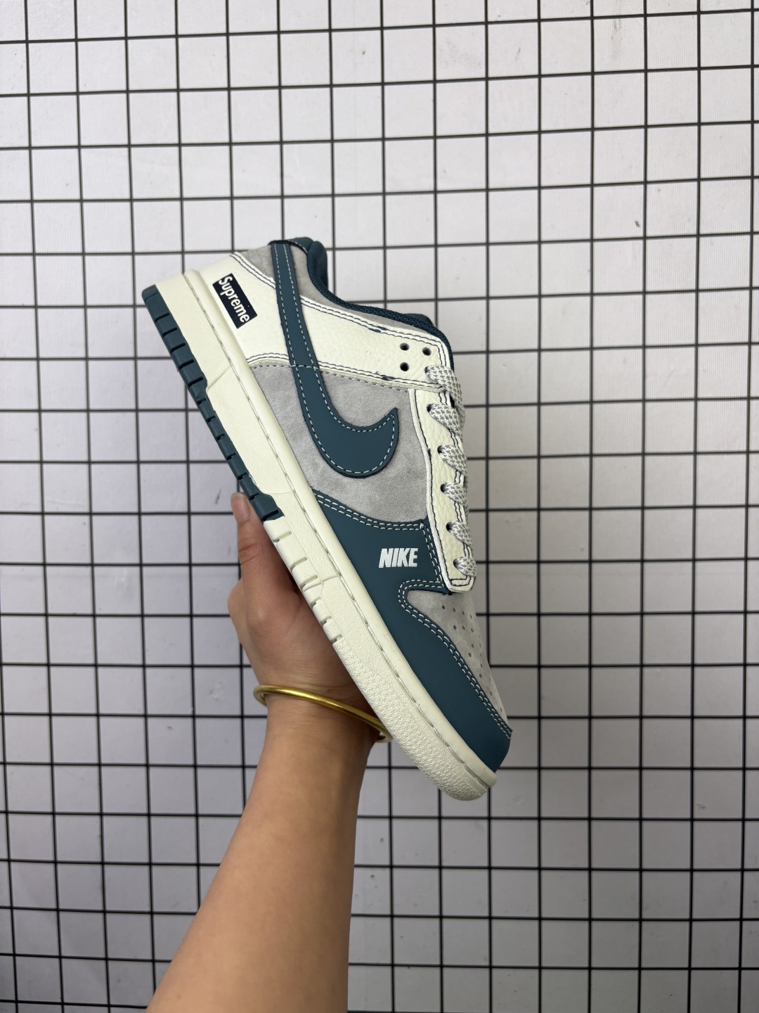 🈴💰90
Nike SB Dunk Low 藤原联名—机能黑白 高端定制 低帮休闲板鞋 
定制鞋盒 大厂纯原品质出货 超高清洁度 皮料切割干净无任何毛边 细节完美 
货号：CY5979-114
尺码：36 36.5 37.5 38 38.5 39 40 40.5 41 42 42.5 43 44 44.5 45
编码：清F