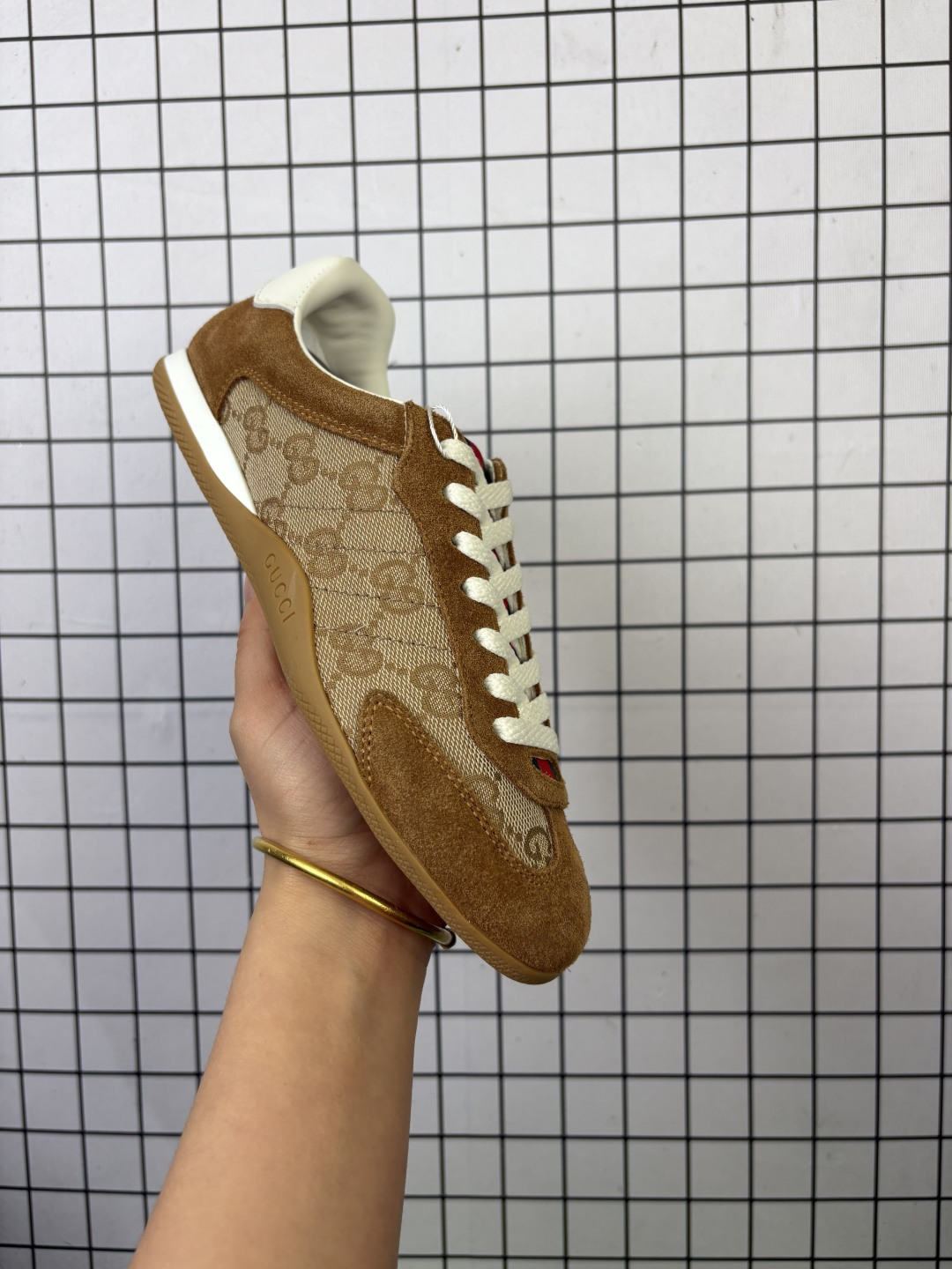 🈴💰380 GUCCI古驰 Shift 皮革 圆头系带 低帮 生活休闲鞋 女款 白色 尺码:35-44 编码:啊童M