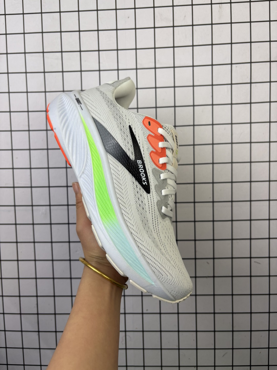 💰120 #新品上市实拍 
BROOKS布鲁克斯Adrenaline GTS追岚23男减震支撑女专业跑鞋跑步鞋
编码770
36-46